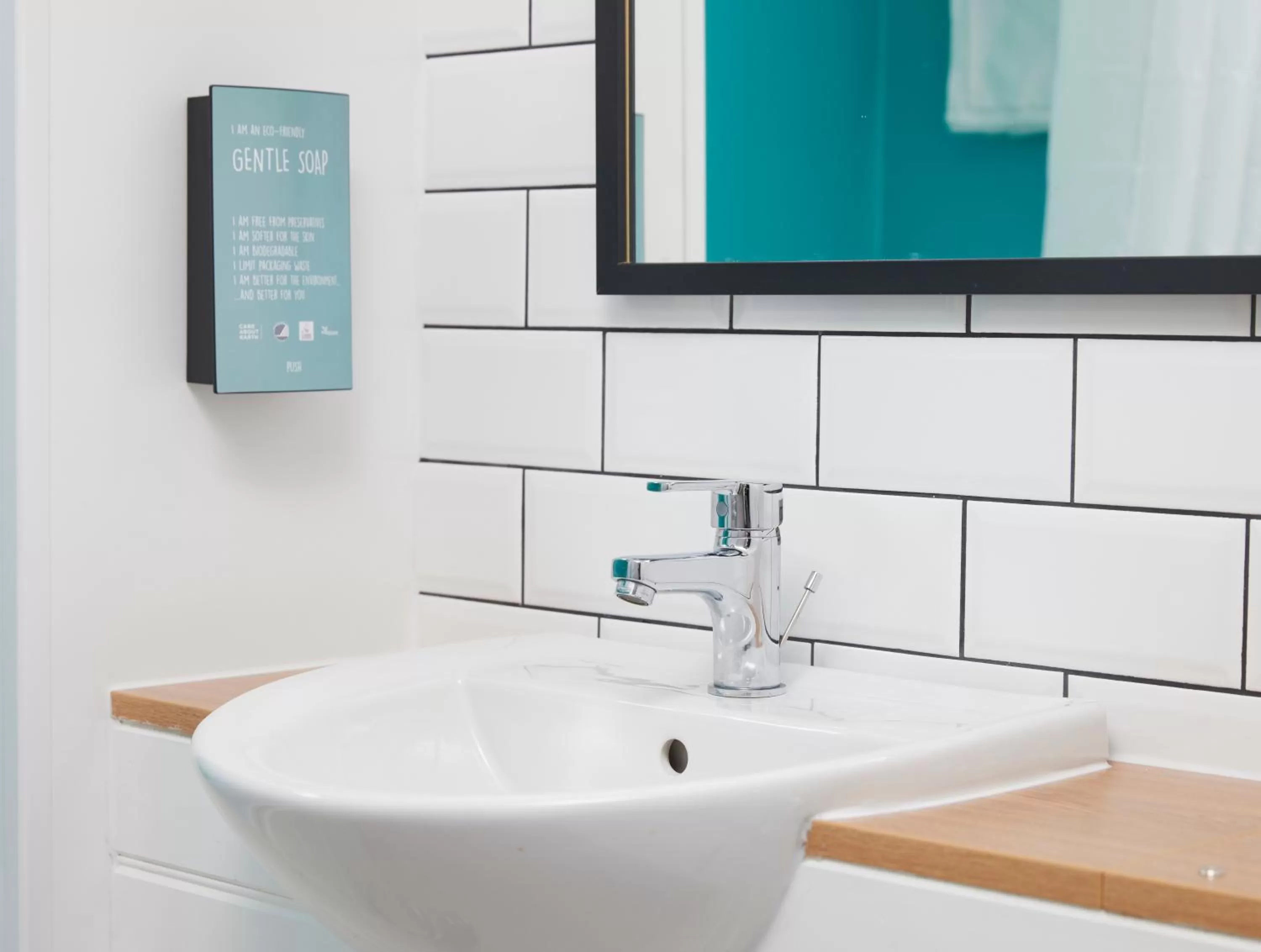 Bathroom in The Longshoot