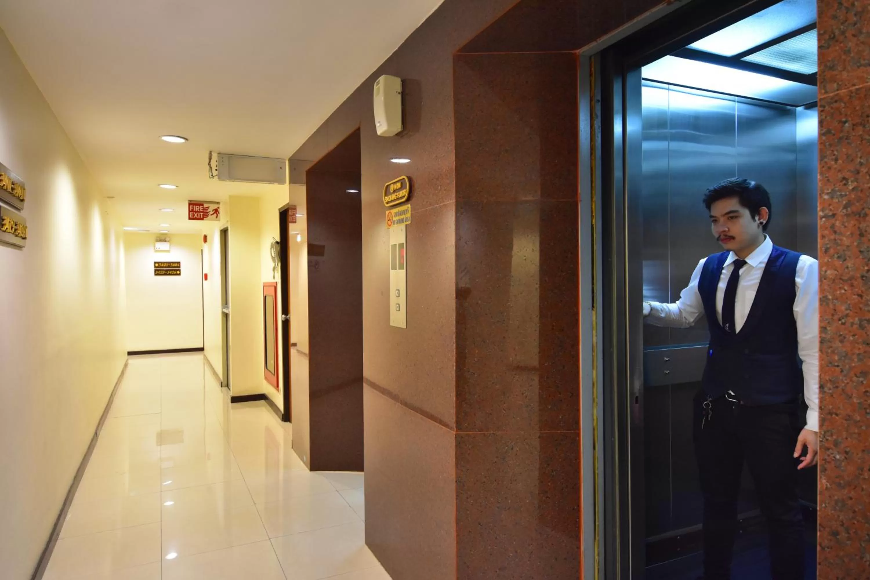 elevator in Grand Business Inn