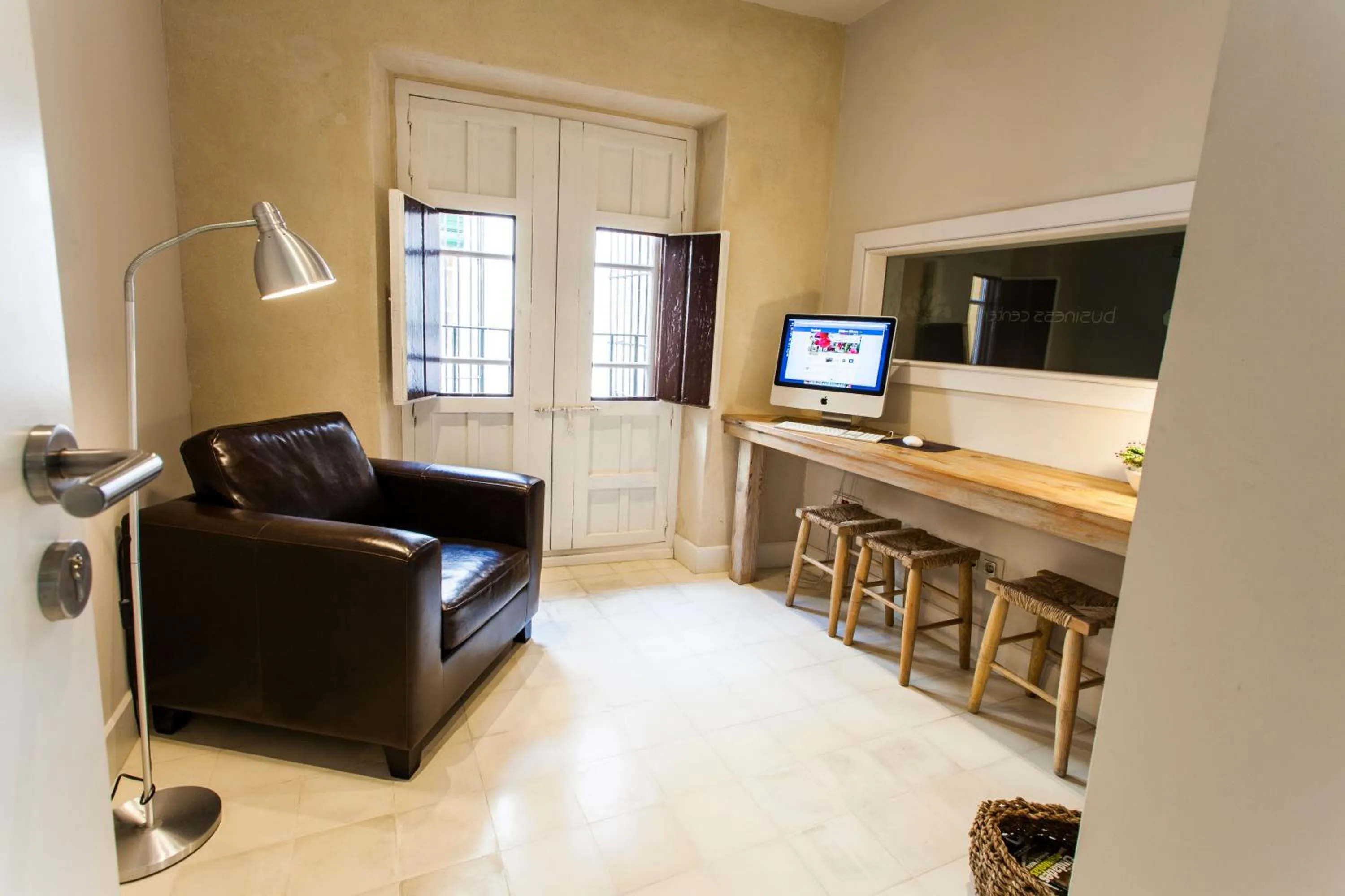 Lounge or bar in Hotel Boutique Elvira Plaza