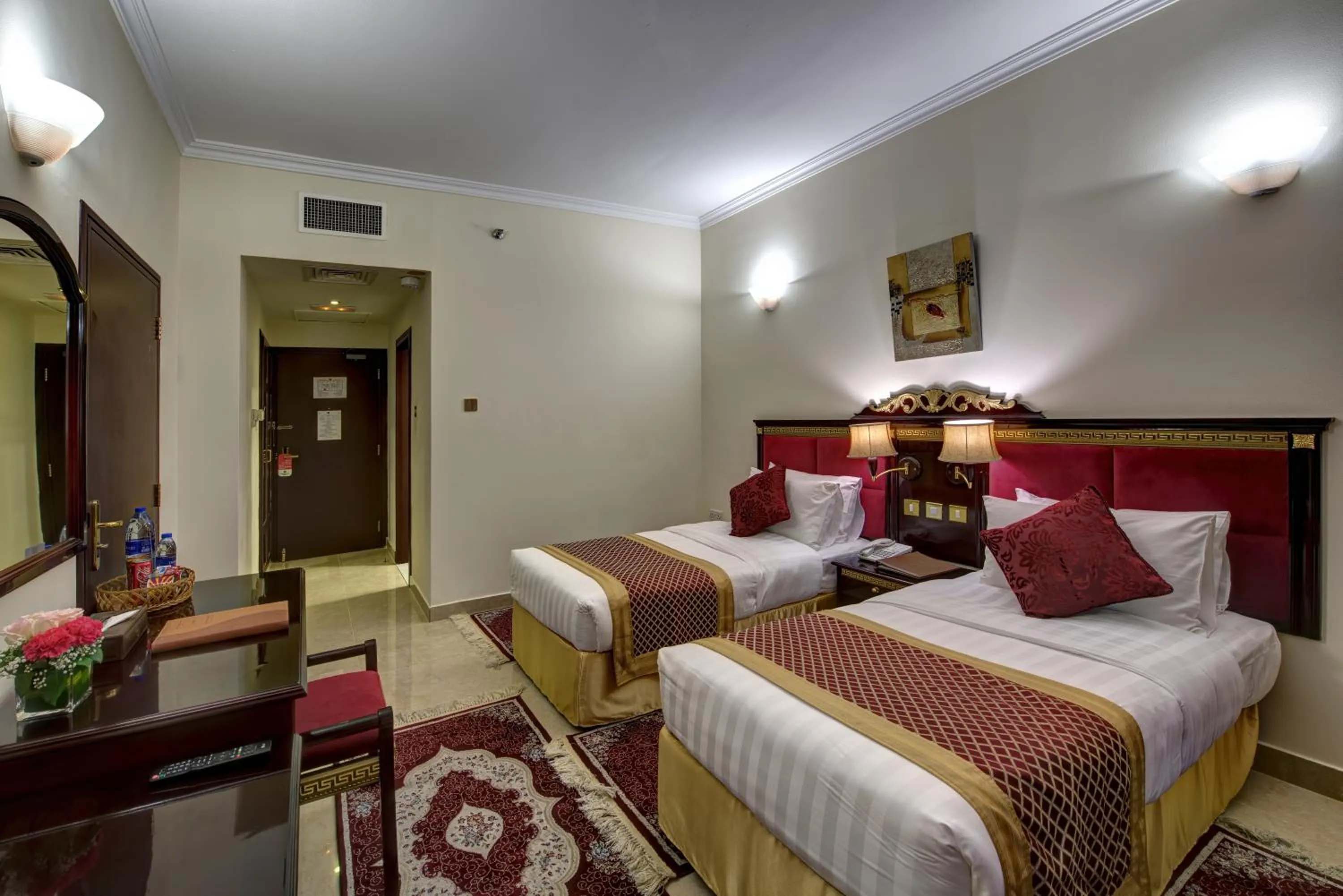 Bed in Comfort Inn Hotel Deira