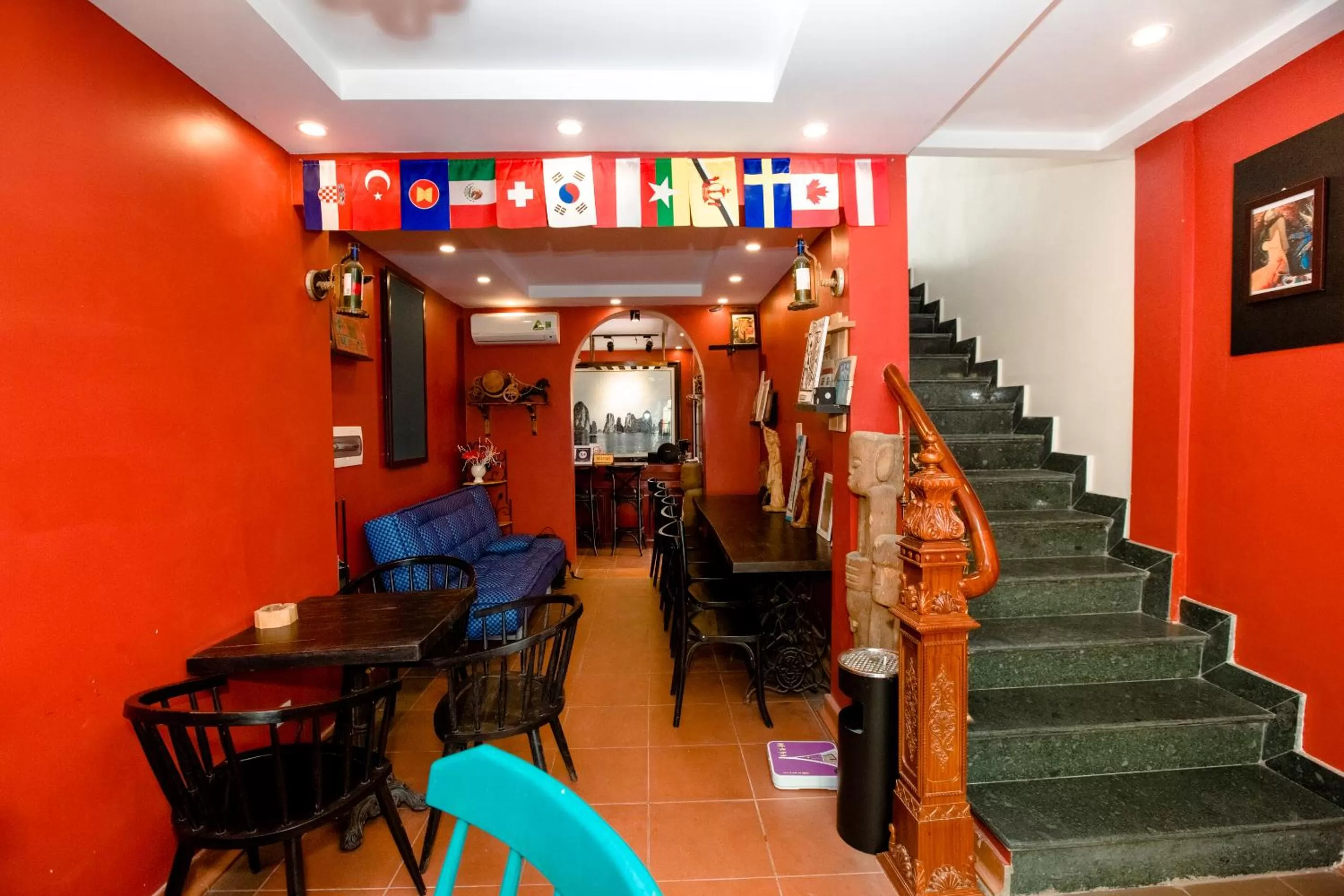 Restaurant/Places to Eat in HaLong Starlight Inn & Travel