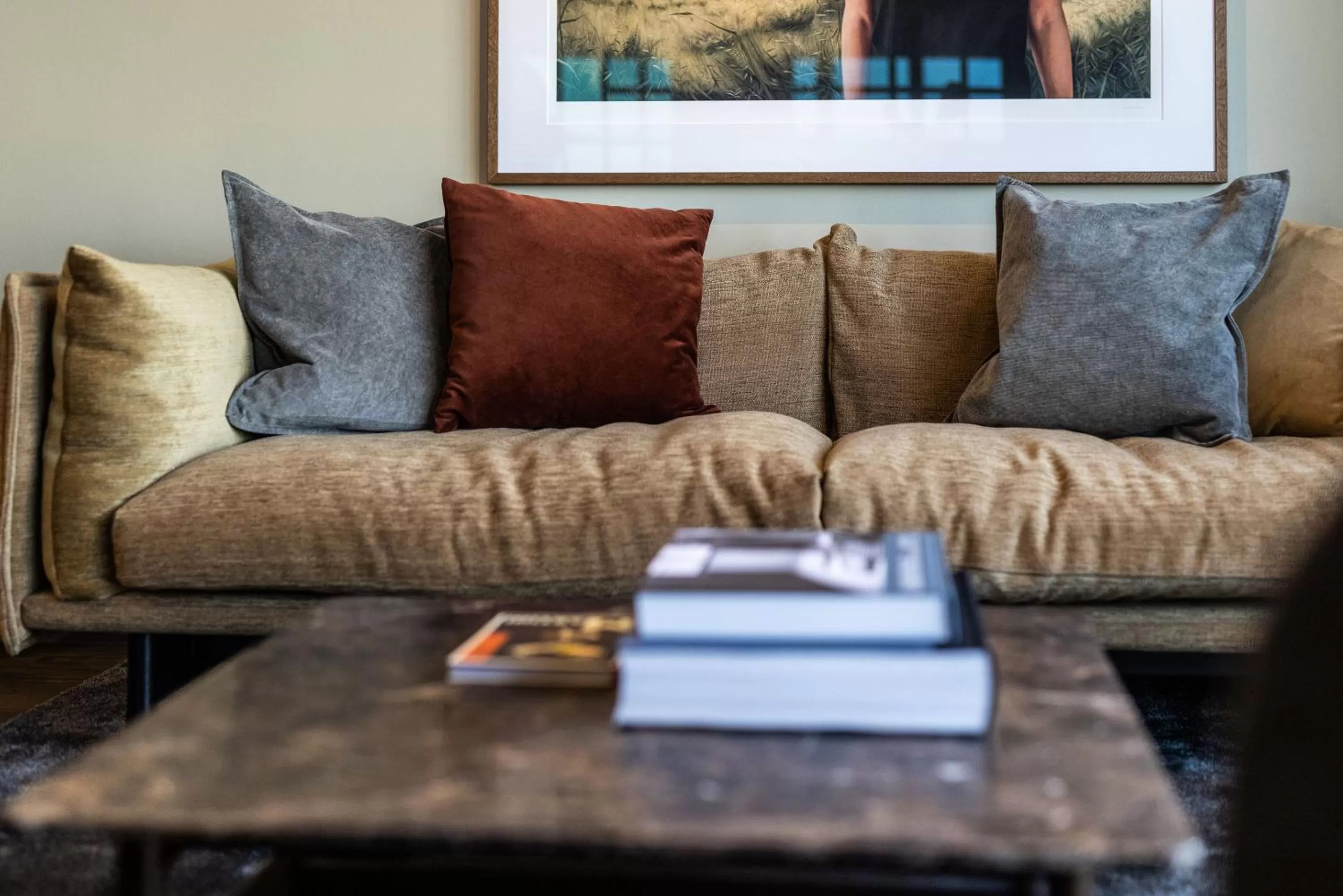 Living room in Pier 5 Hotel