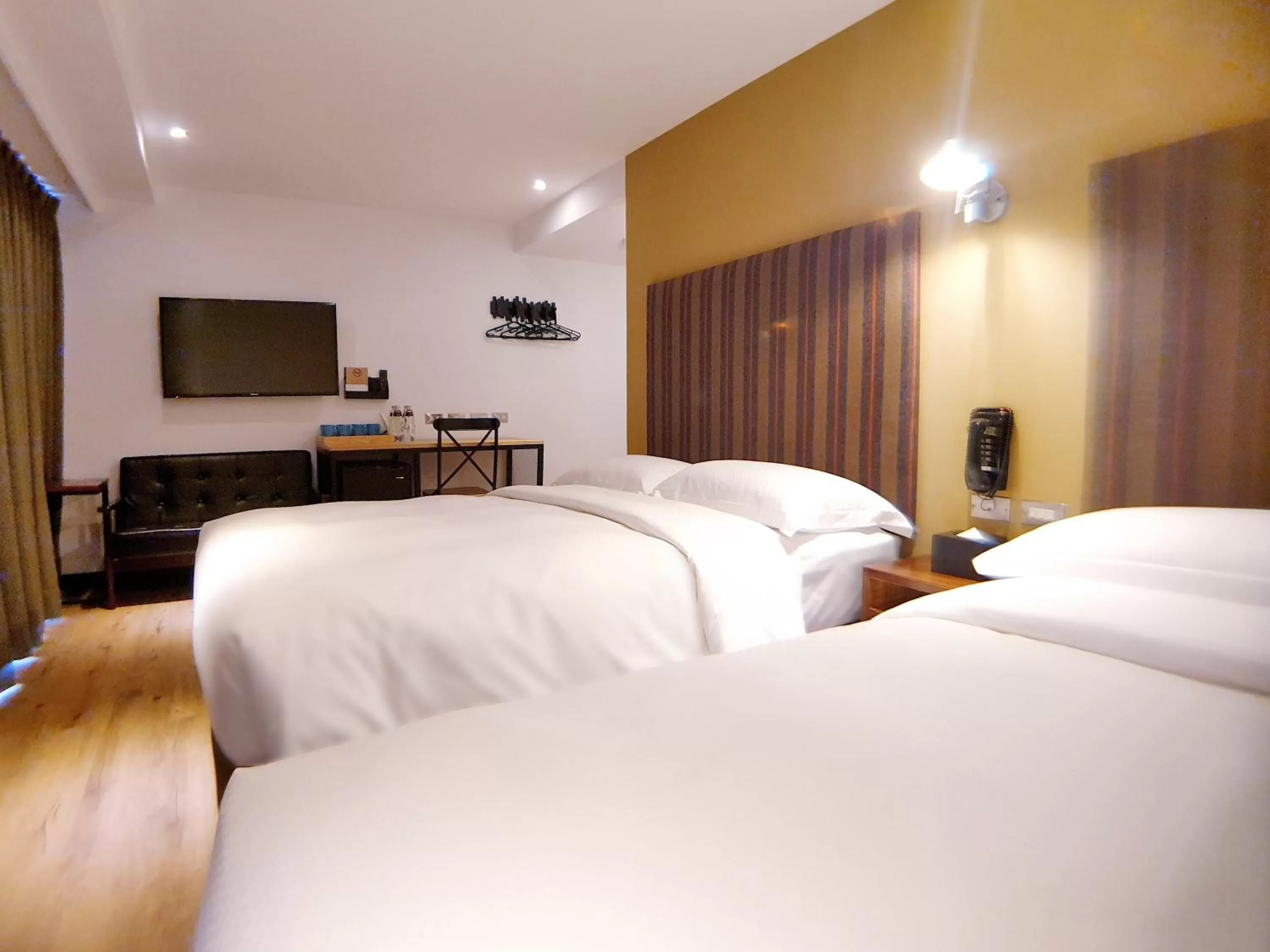 Bedroom, Bed in River inn Station