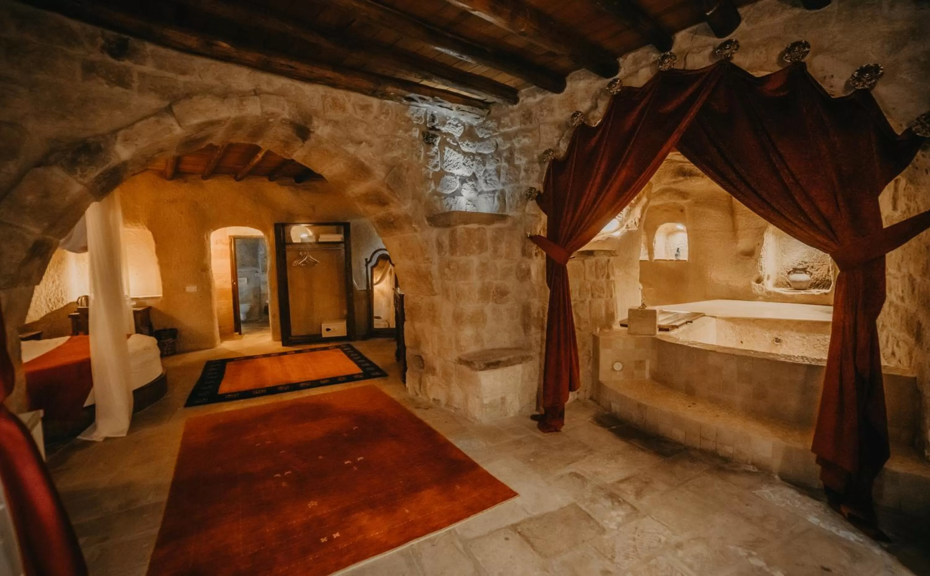 Photo of the whole room, Bed in Dere Suites Cappadocia