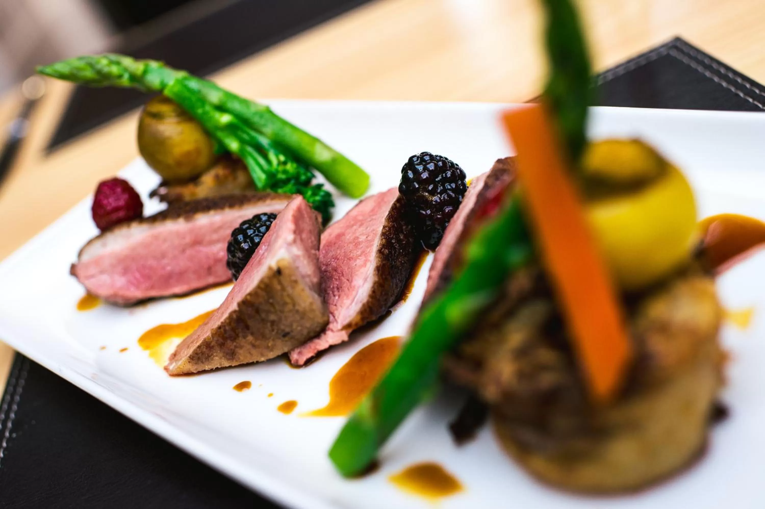 Food and drinks in La Mon Hotel & Country Club