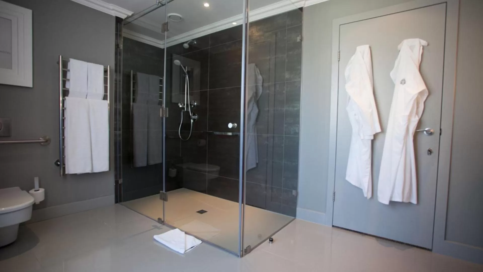 Queen Victoria Hotel by NEWMARK