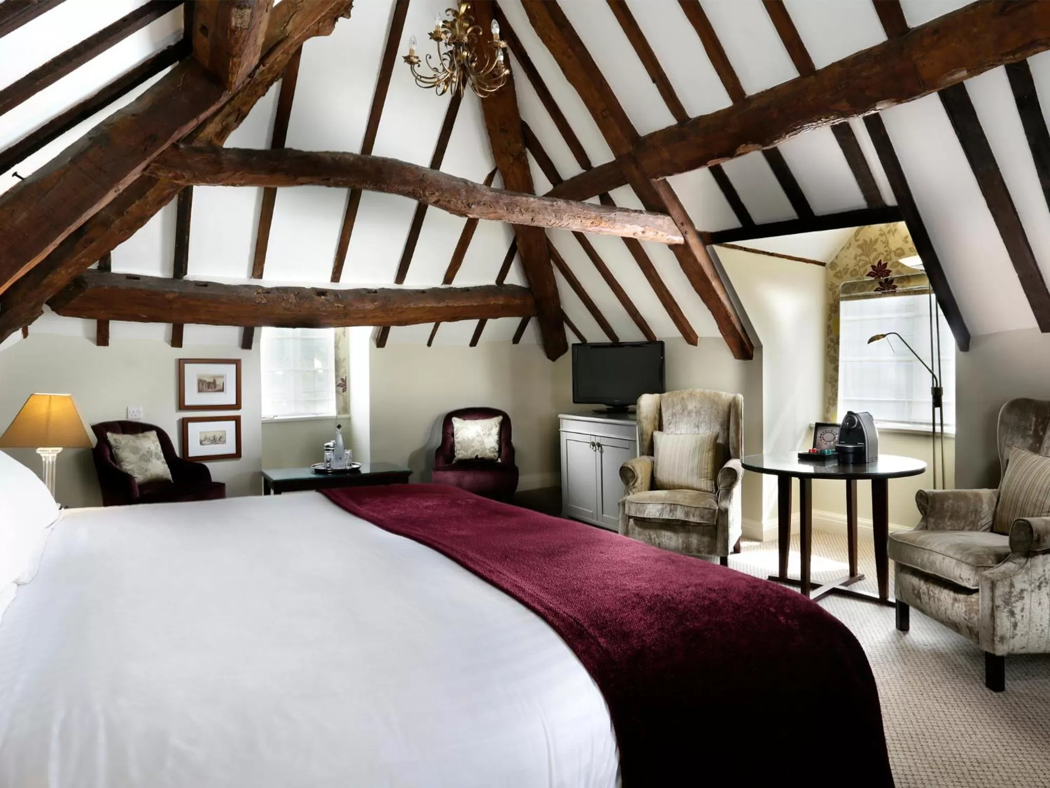 Photo of the whole room, Bed in Macdonald Alveston Manor Hotel & Spa