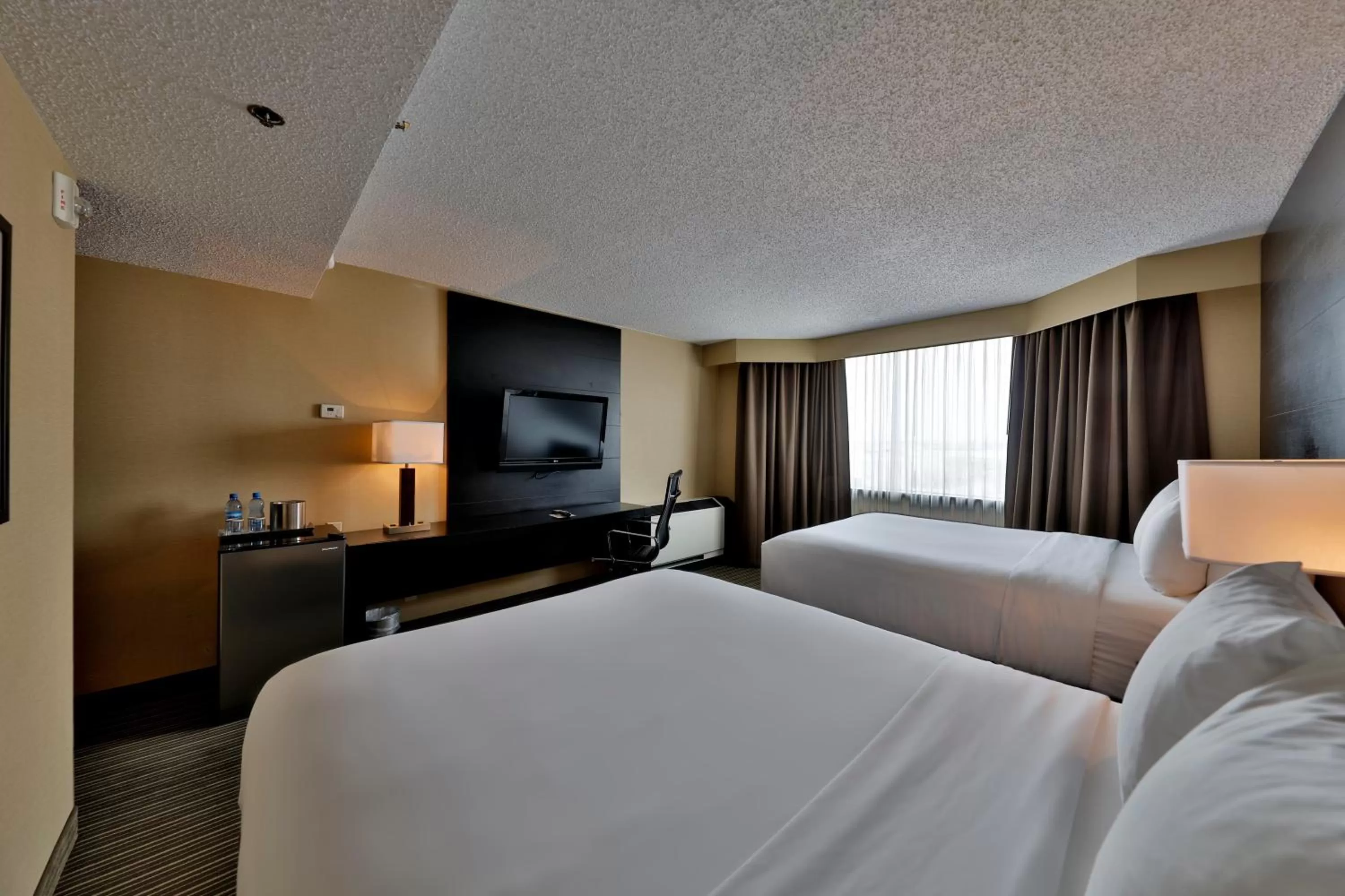 Bedroom, Bed in Edmonton Hotel & Convention Center Edmonton