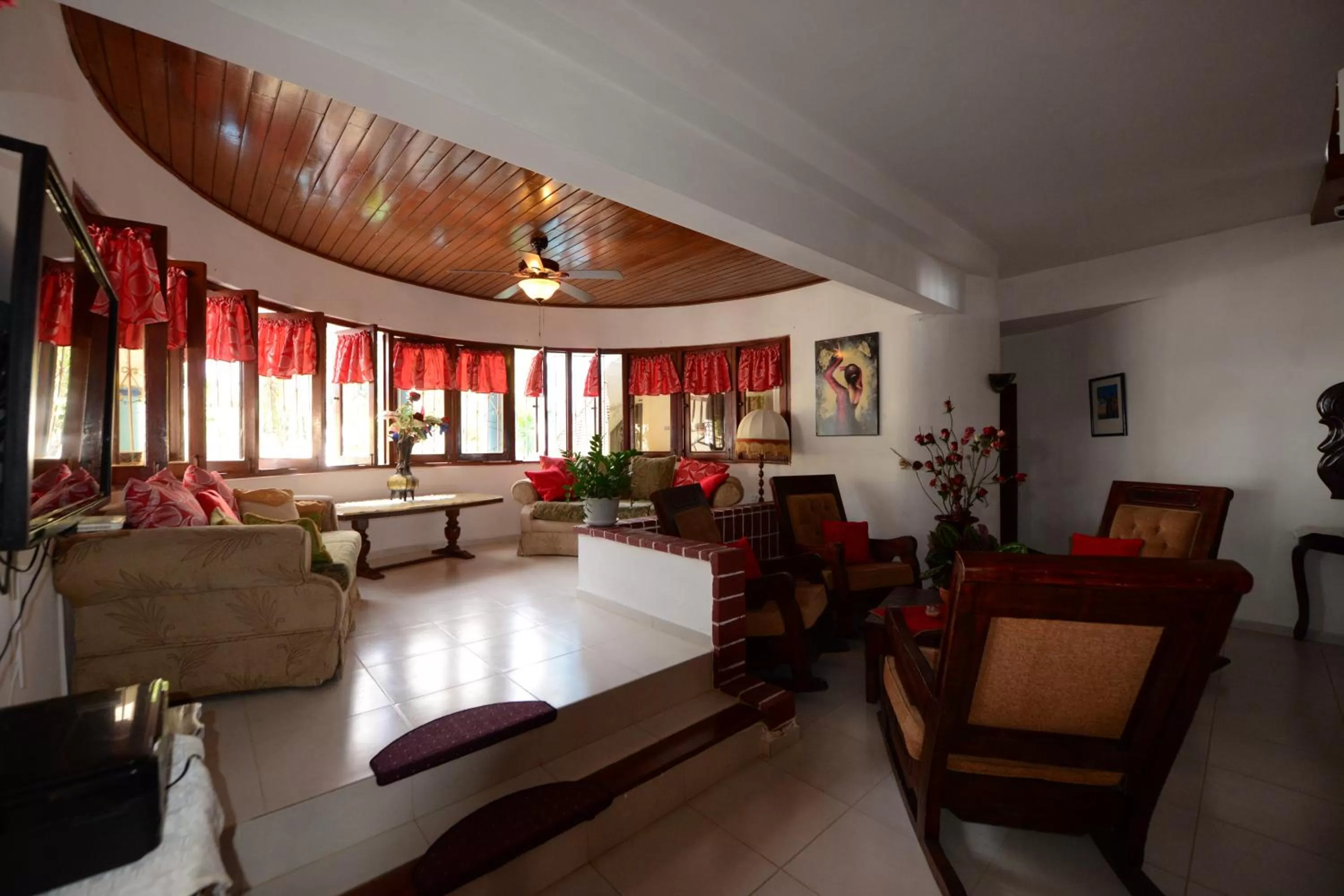 Communal lounge/ TV room in Villa Antonia 16