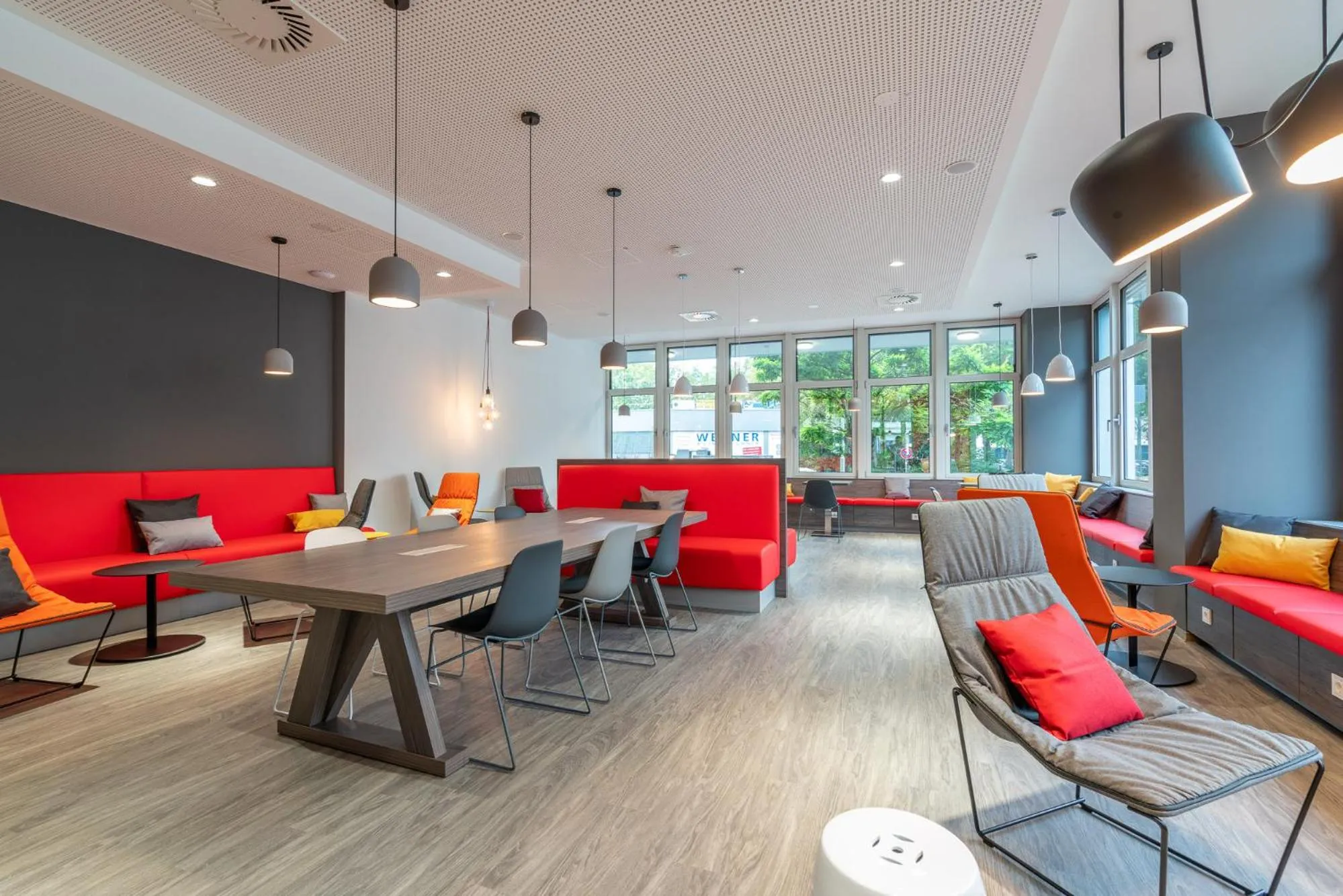 Lobby or reception in Campanile Frankfurt Offenbach