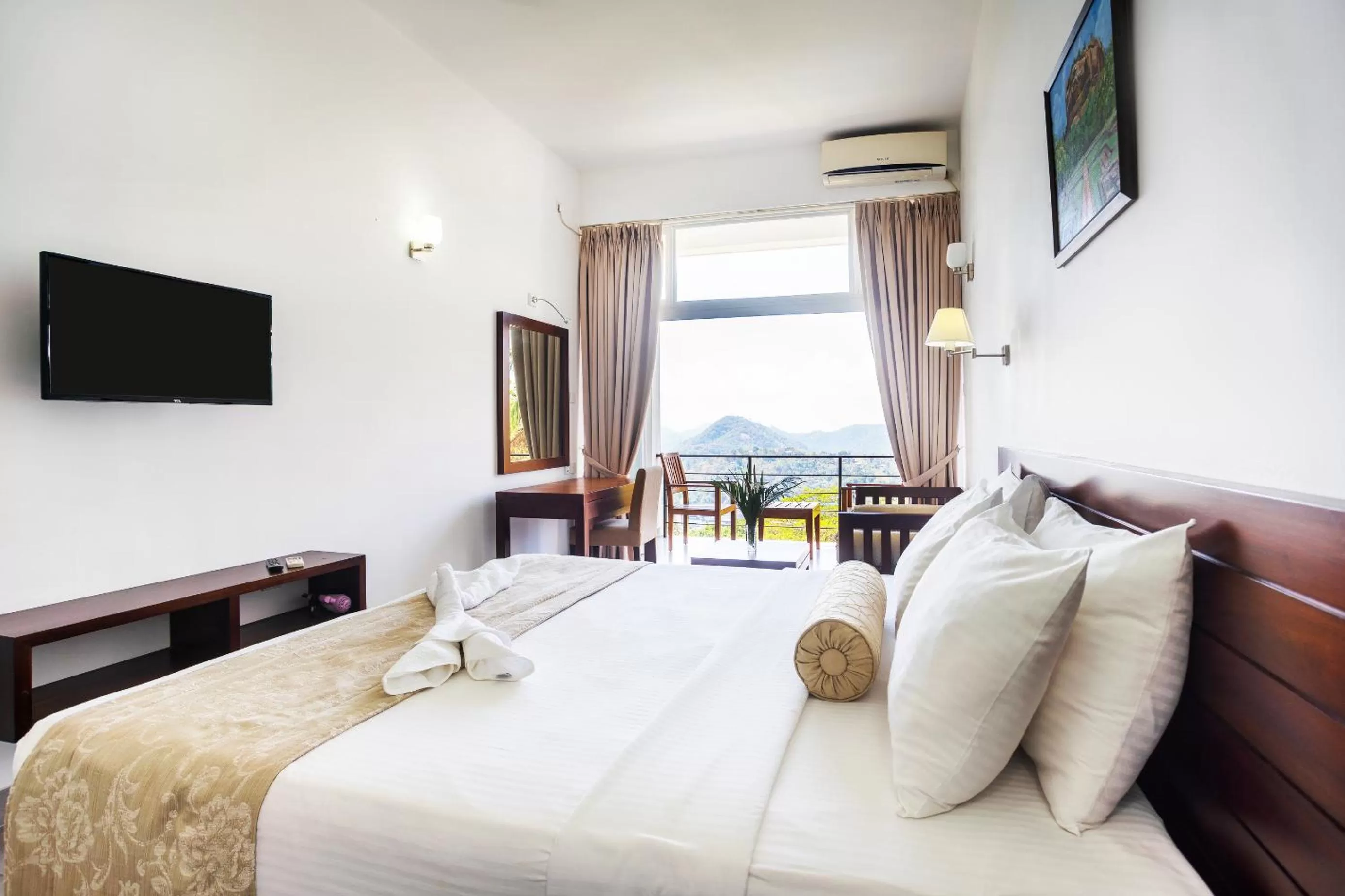 Photo of the whole room, Bed in The Kandyan Villa