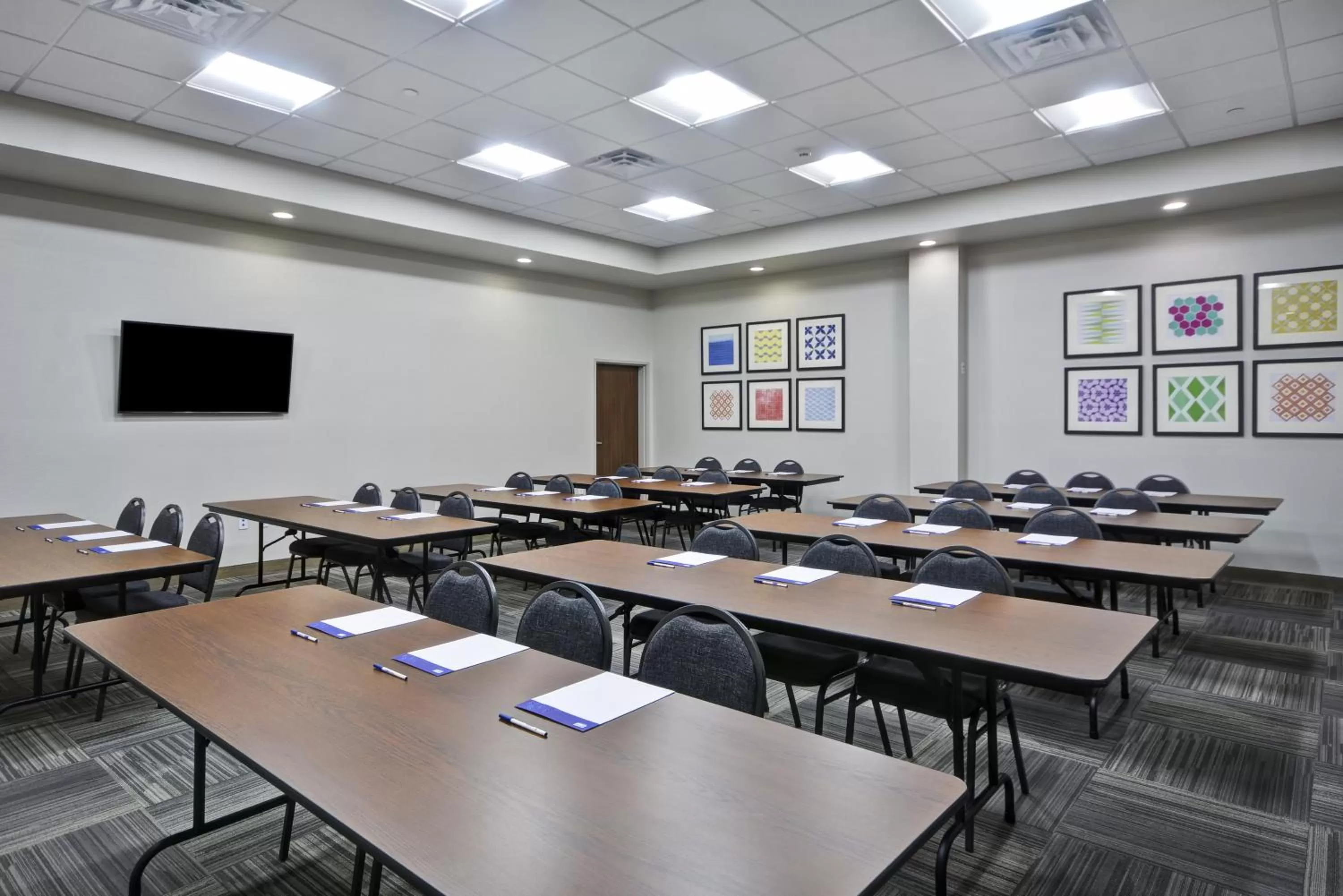 Meeting/conference room in Holiday Inn Express & Suites - Houston NASA - Boardwalk Area by IHG