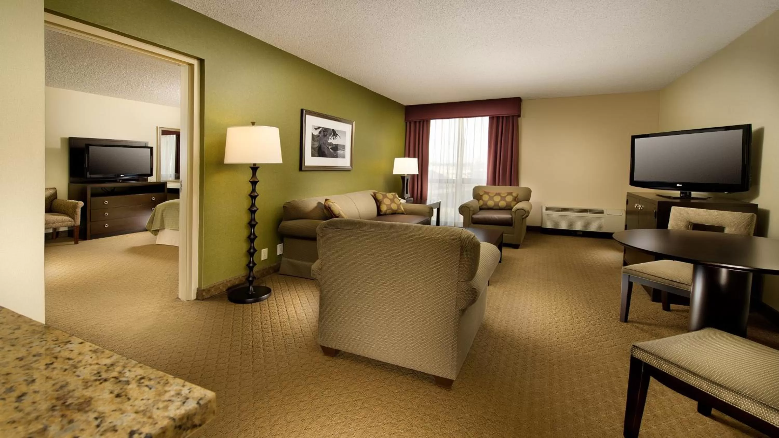 Photo of the whole room in Holiday Inn Portland-Airport I-205 by IHG