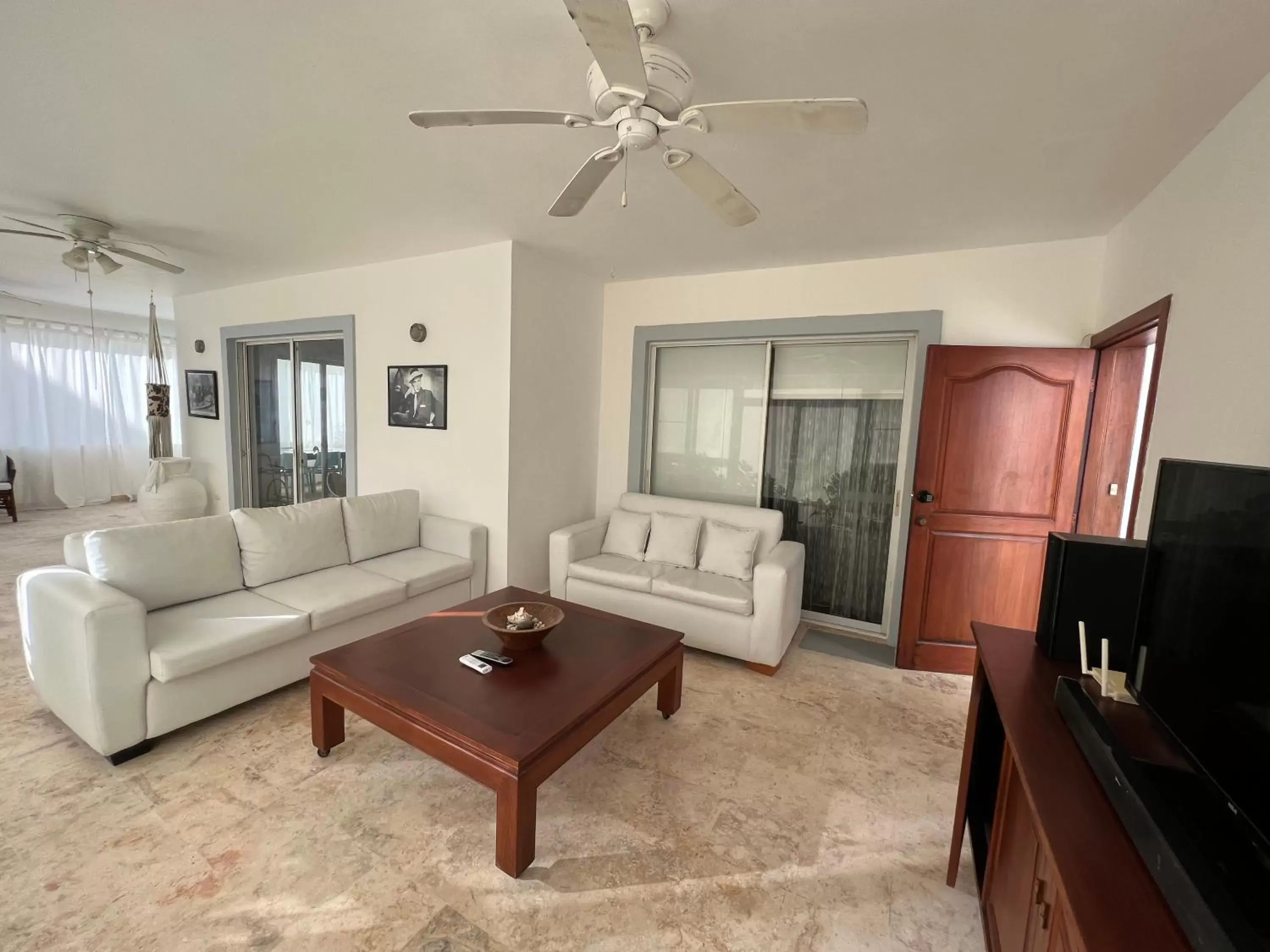 Seating Area in Caribbean Suites with Rooftop pool Seating Area in Caribbean Suites with Rooftop pool