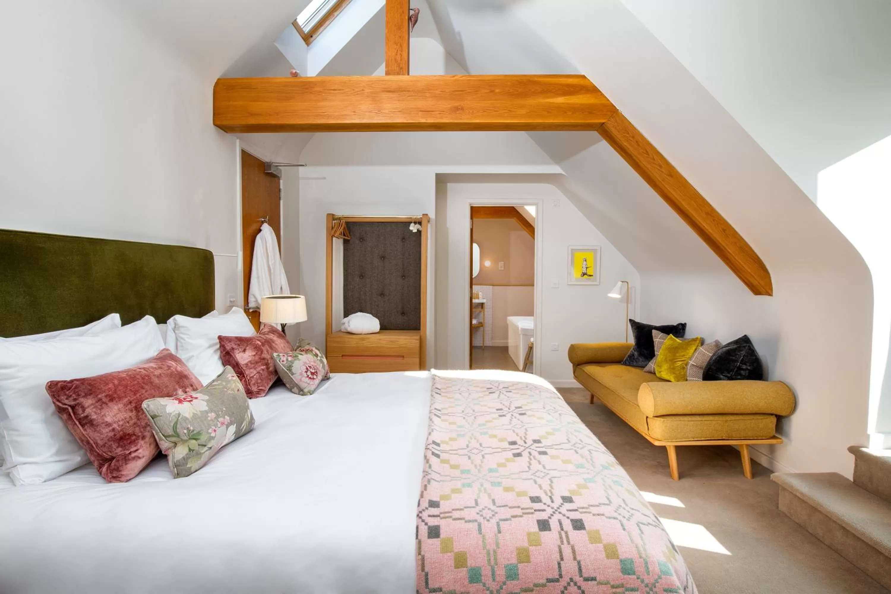 Deluxe Room in New Park Manor Hotel