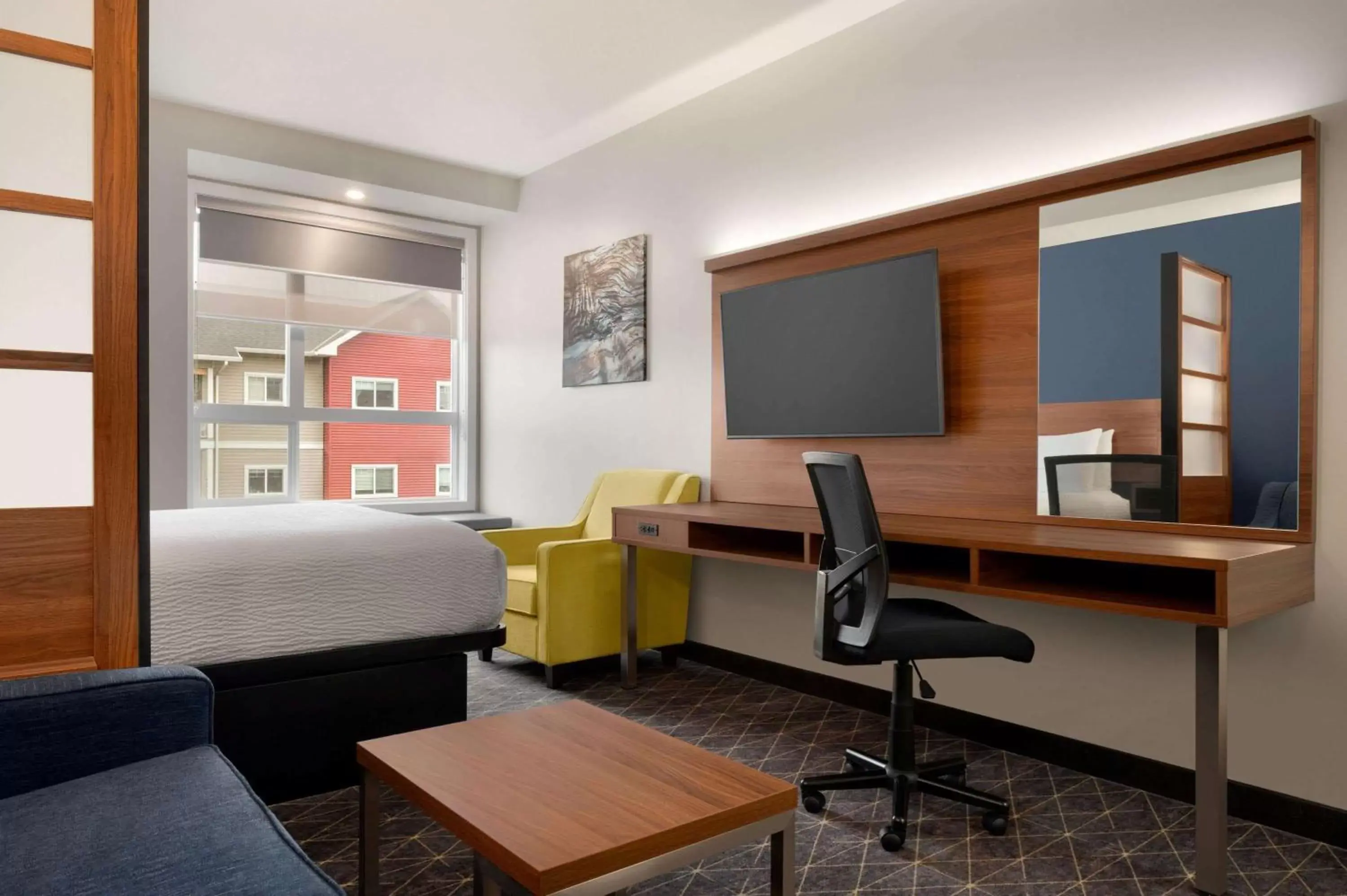 Queen Studio - Non-Smoking in Microtel Inn & Suites by Wyndham Kelowna Queen Studio - Non-Smoking in Microtel Inn & Suites by Wyndham Kelowna