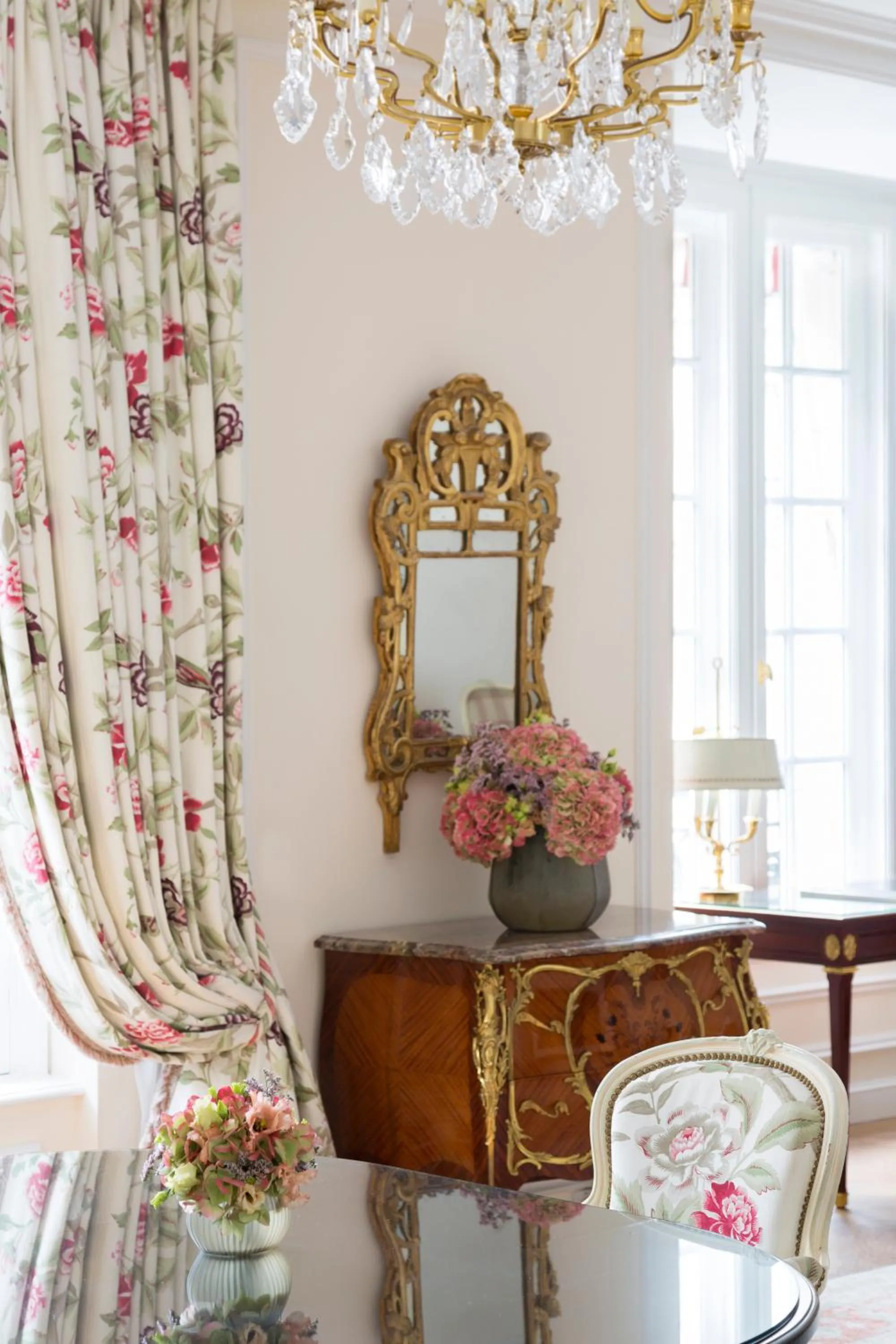 Decorative detail in Le Bristol Paris, Oetker Hotels