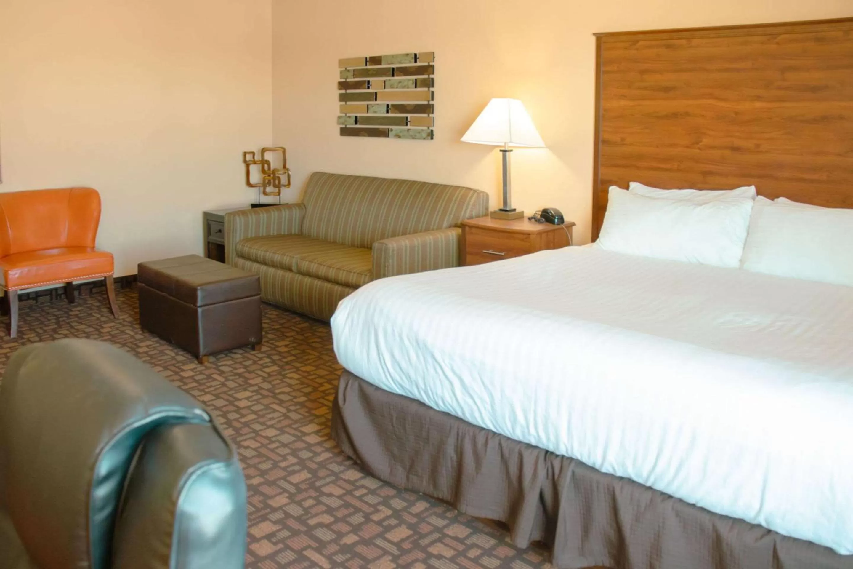 Bedroom, Bed in Grand Forks Lodge and Suites