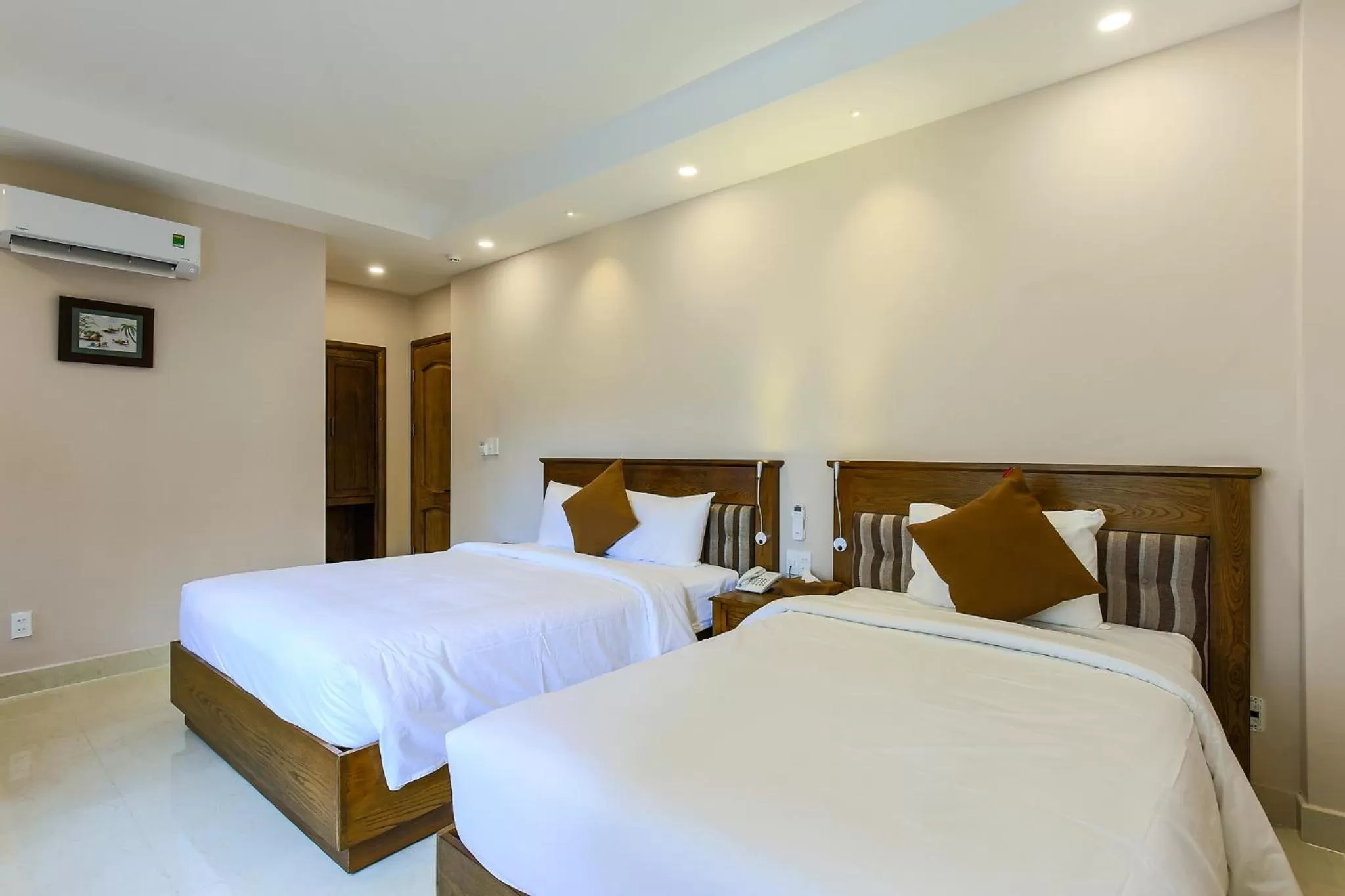 Bed in Hoang Lan Hotel