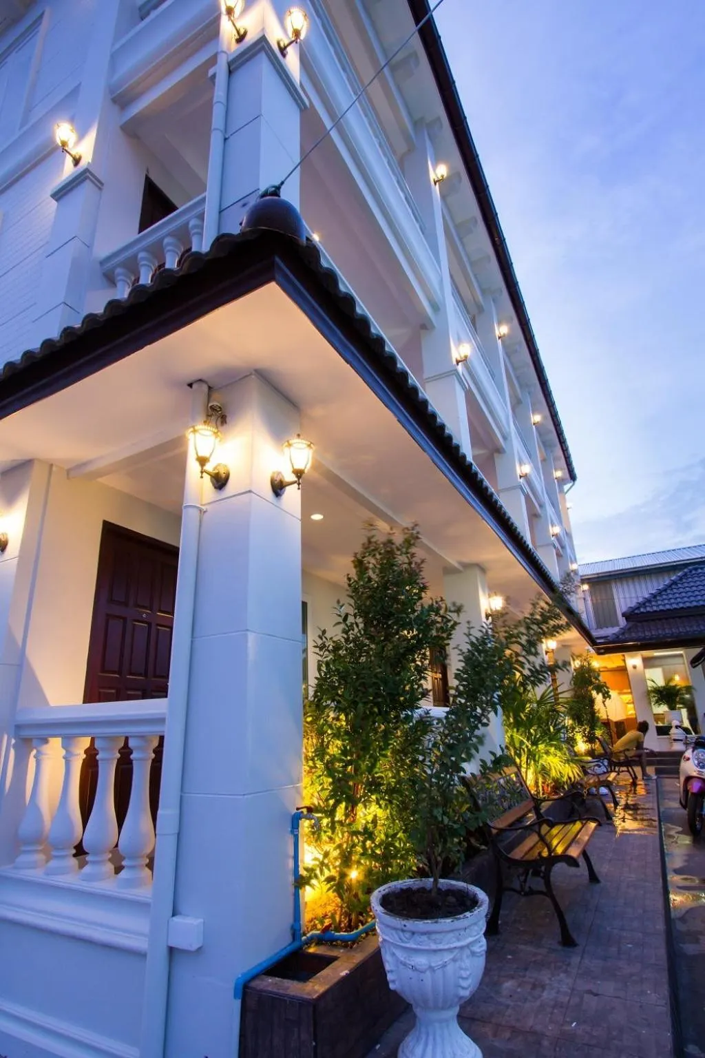 Property building in The Lion King Hotel Udonthani