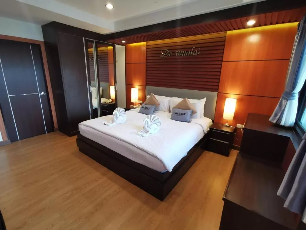 King Room with Roll-In Shower - Disability Access in Hotel De Wualai King Room with Roll-In Shower - Disability Access in Hotel De Wualai