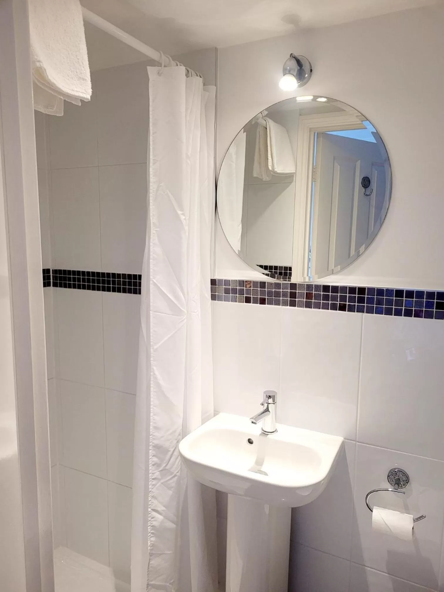 Bathroom in Mentone Hotel