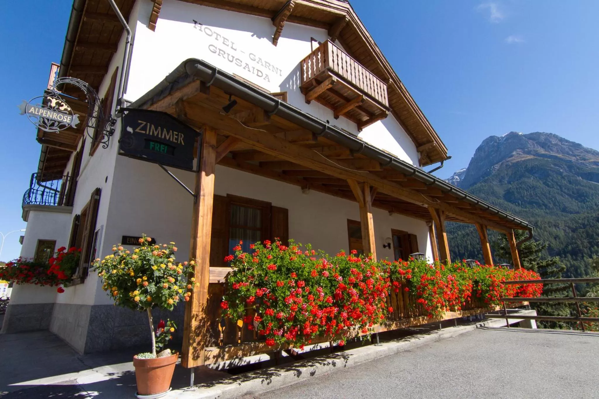 Property Building in Garni Alpenrose - Grusaida