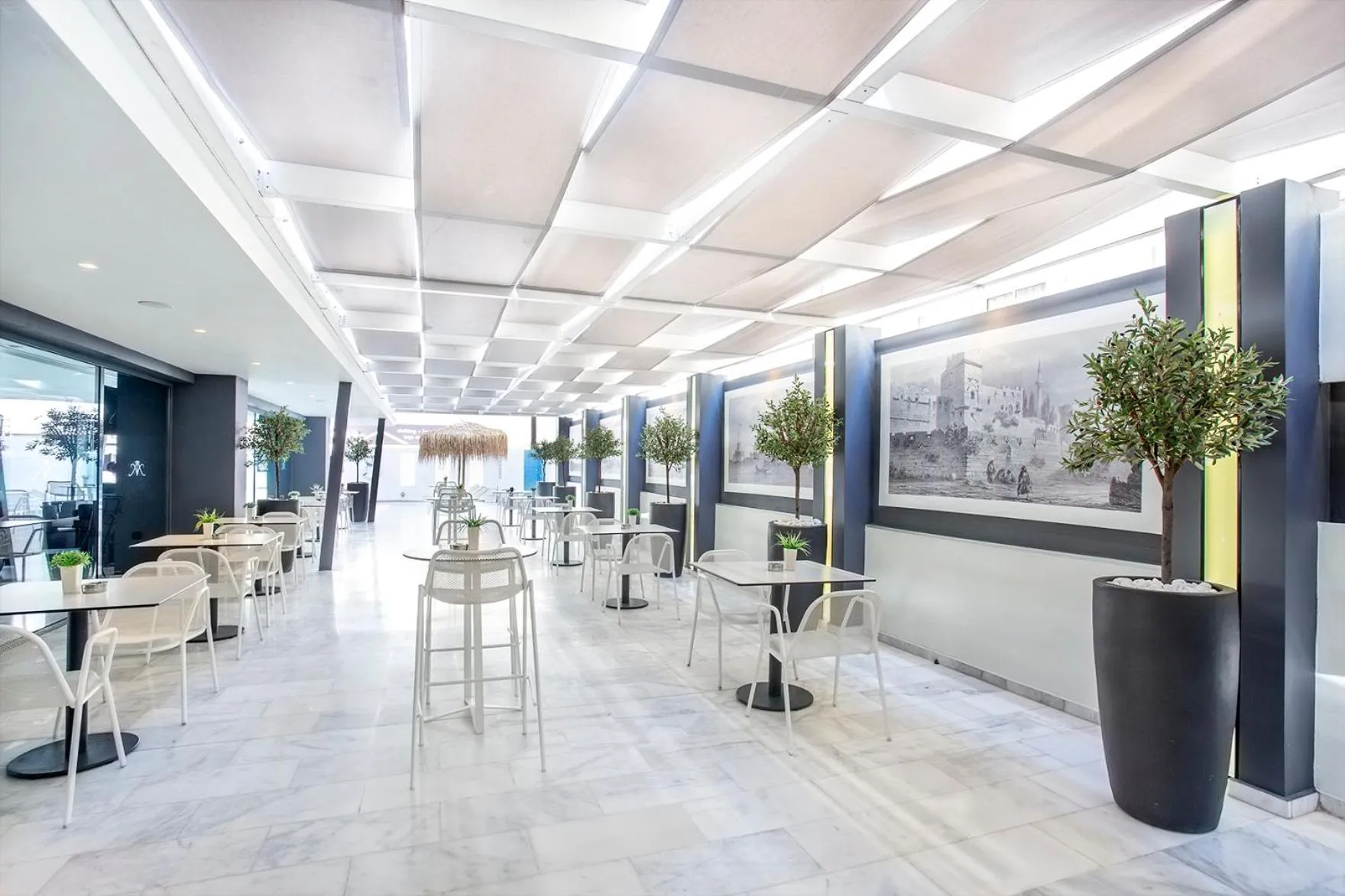 Lounge or bar in Mercure Rhodes Alexia Hotel & Spa