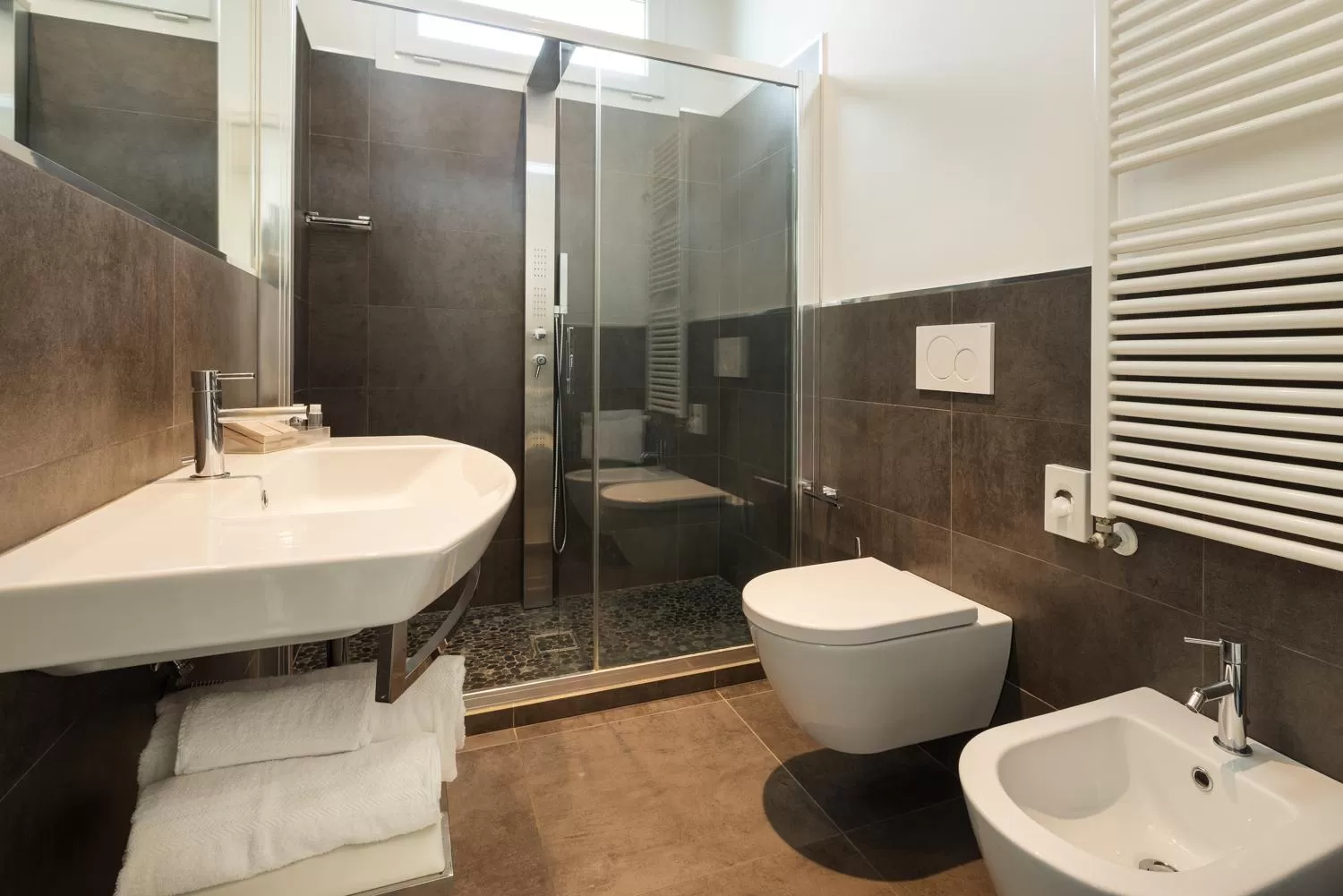 Toilet in Baldinini Hotel