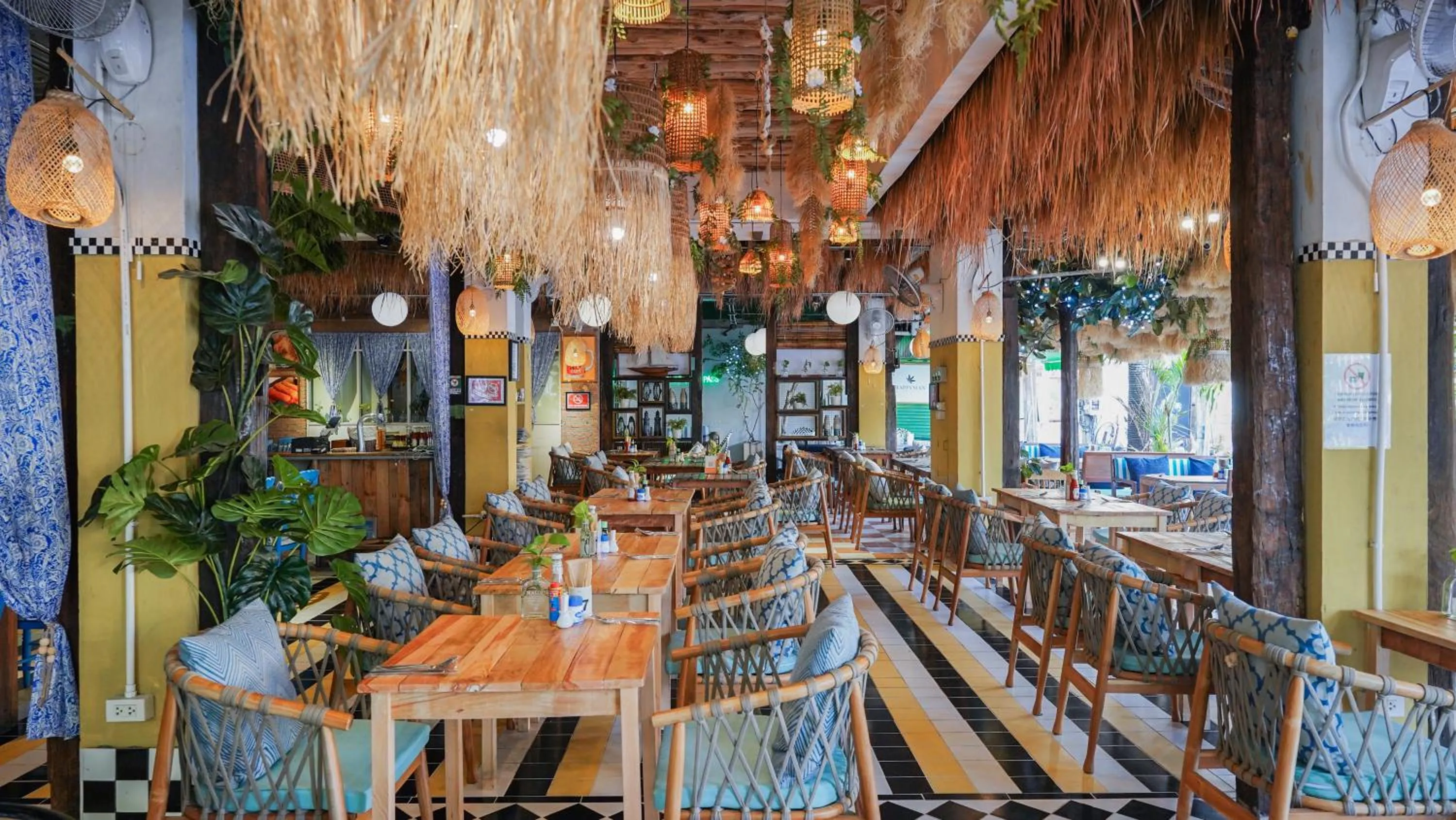 Restaurant/places to eat in Sugar Marina Hotel - FASHION - Kata Beach