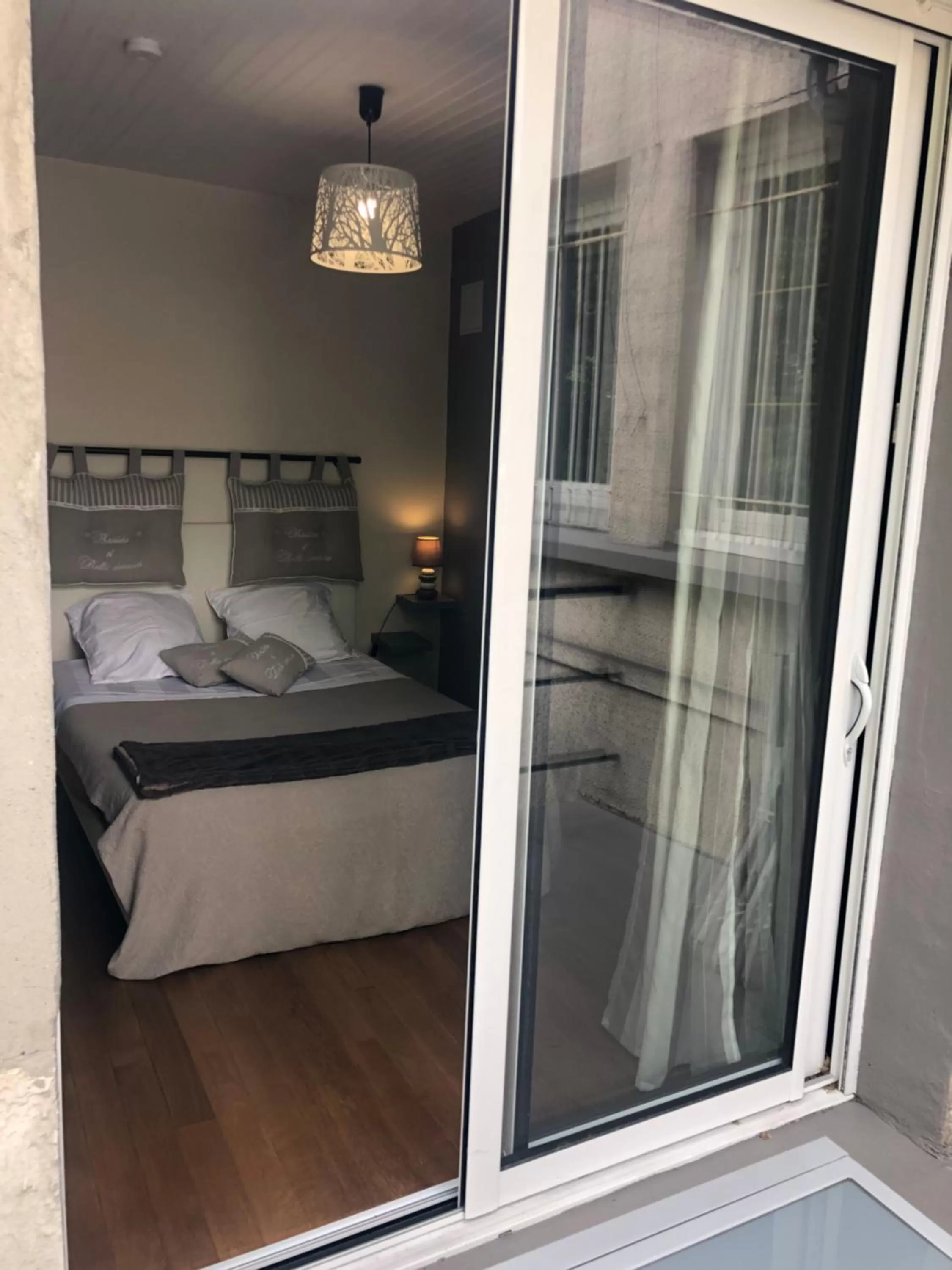 Bed in Villa Eugénie Melun