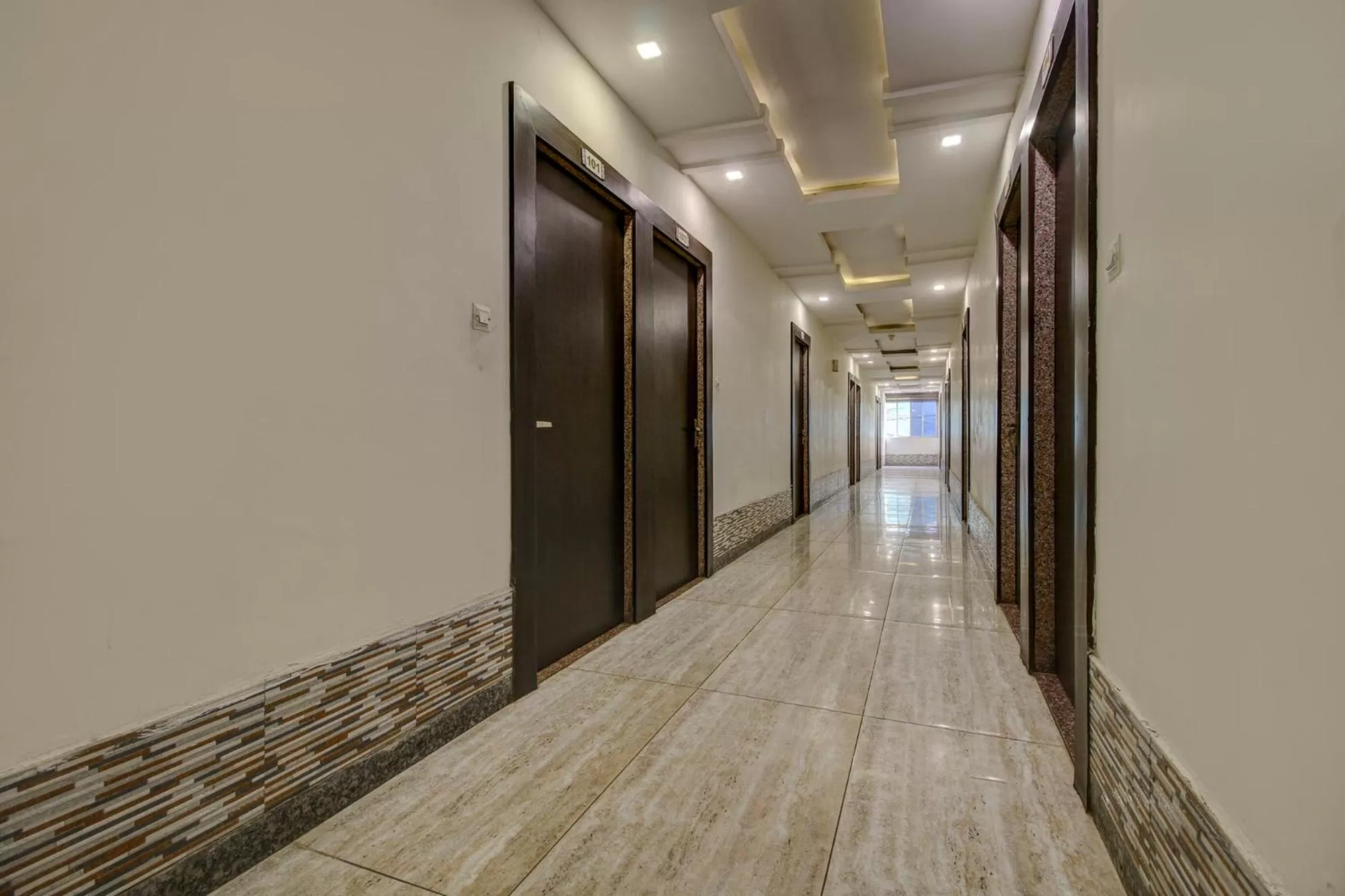 Lobby or reception in FabHotel CSFC Near Bhopal Railway Station