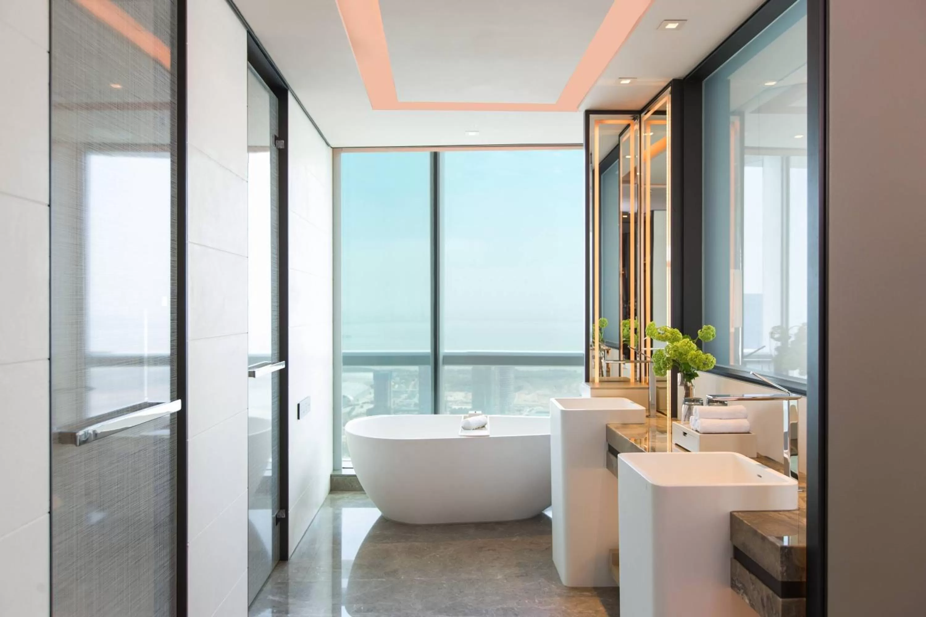 Bathroom in Shenzhen Marriott Hotel Nanshan