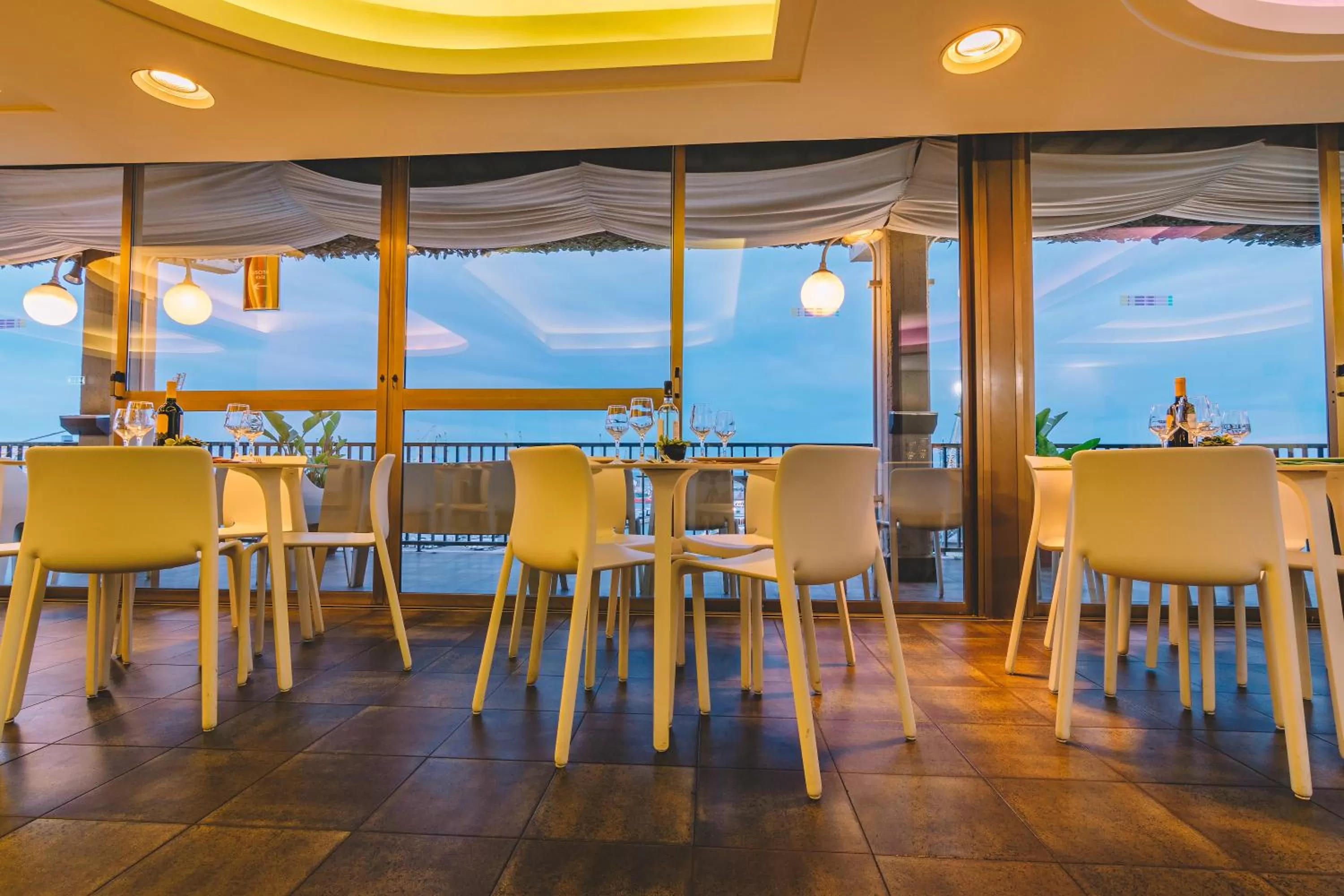 Restaurant/places to eat in President Hotel Palermo