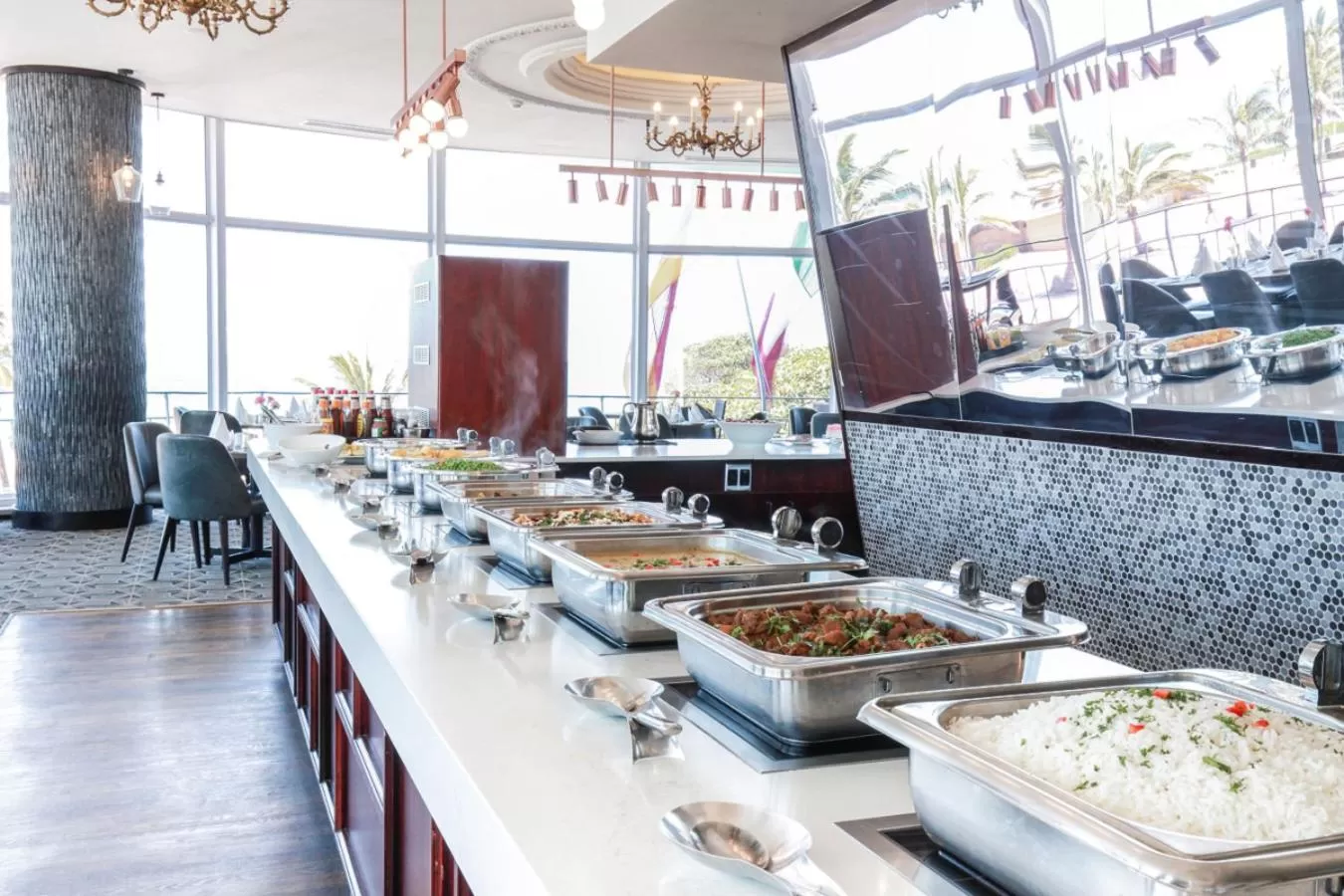 Restaurant/places to eat in Blue Waters Hotel