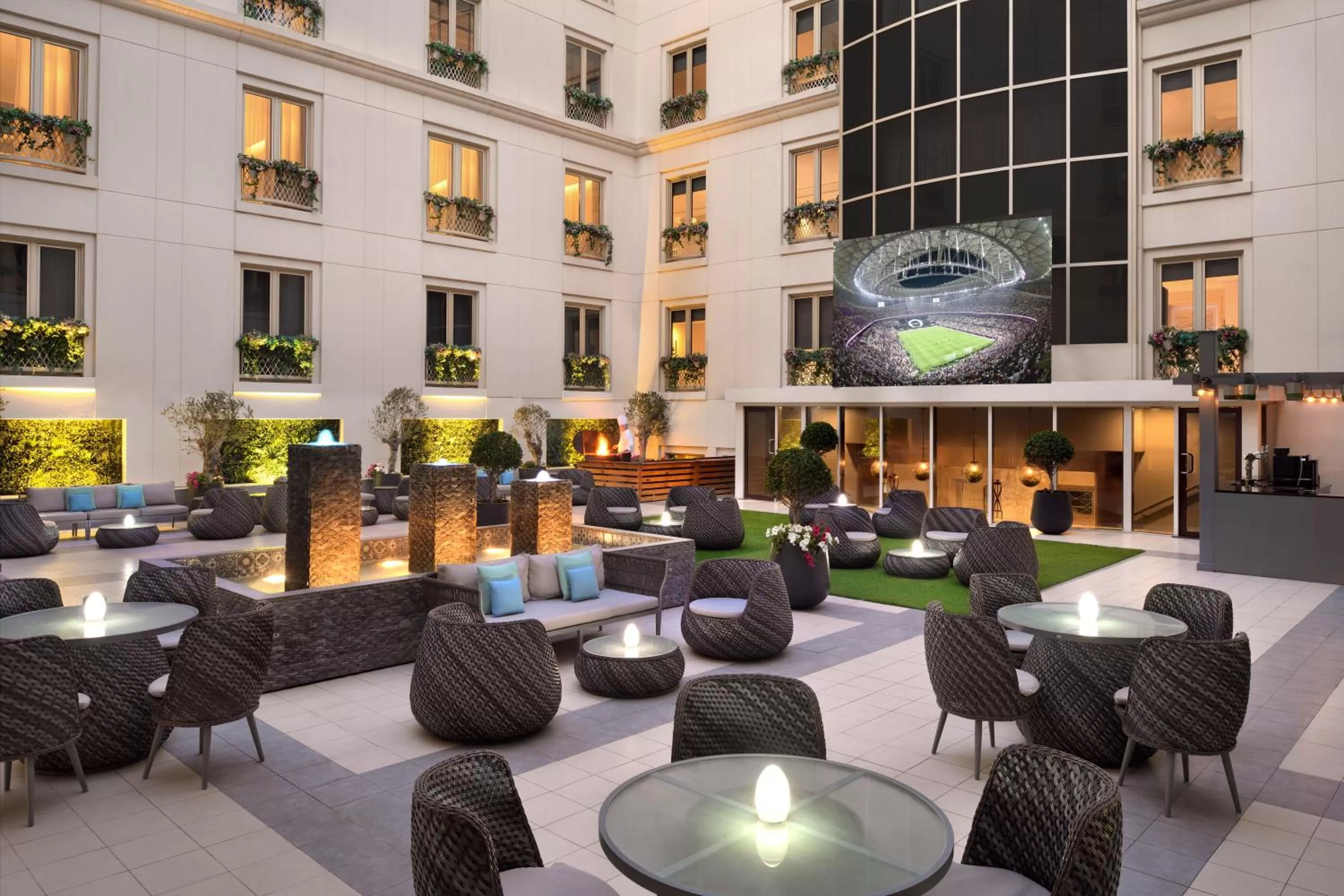 Restaurant/places to eat in Mövenpick Hotel & Apartments Bur Dubai