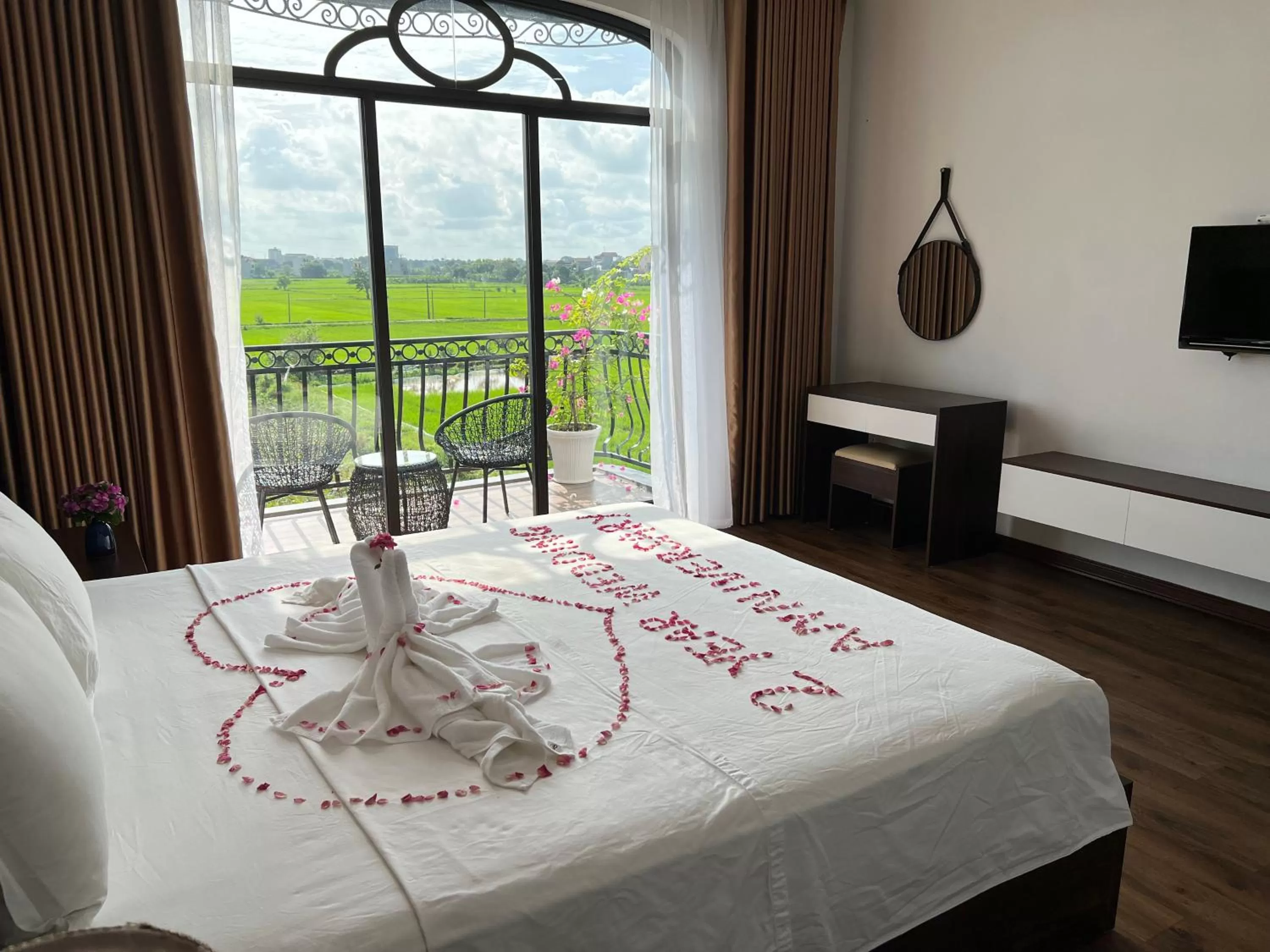 Bed in Lotus Hotel Ninh Bình