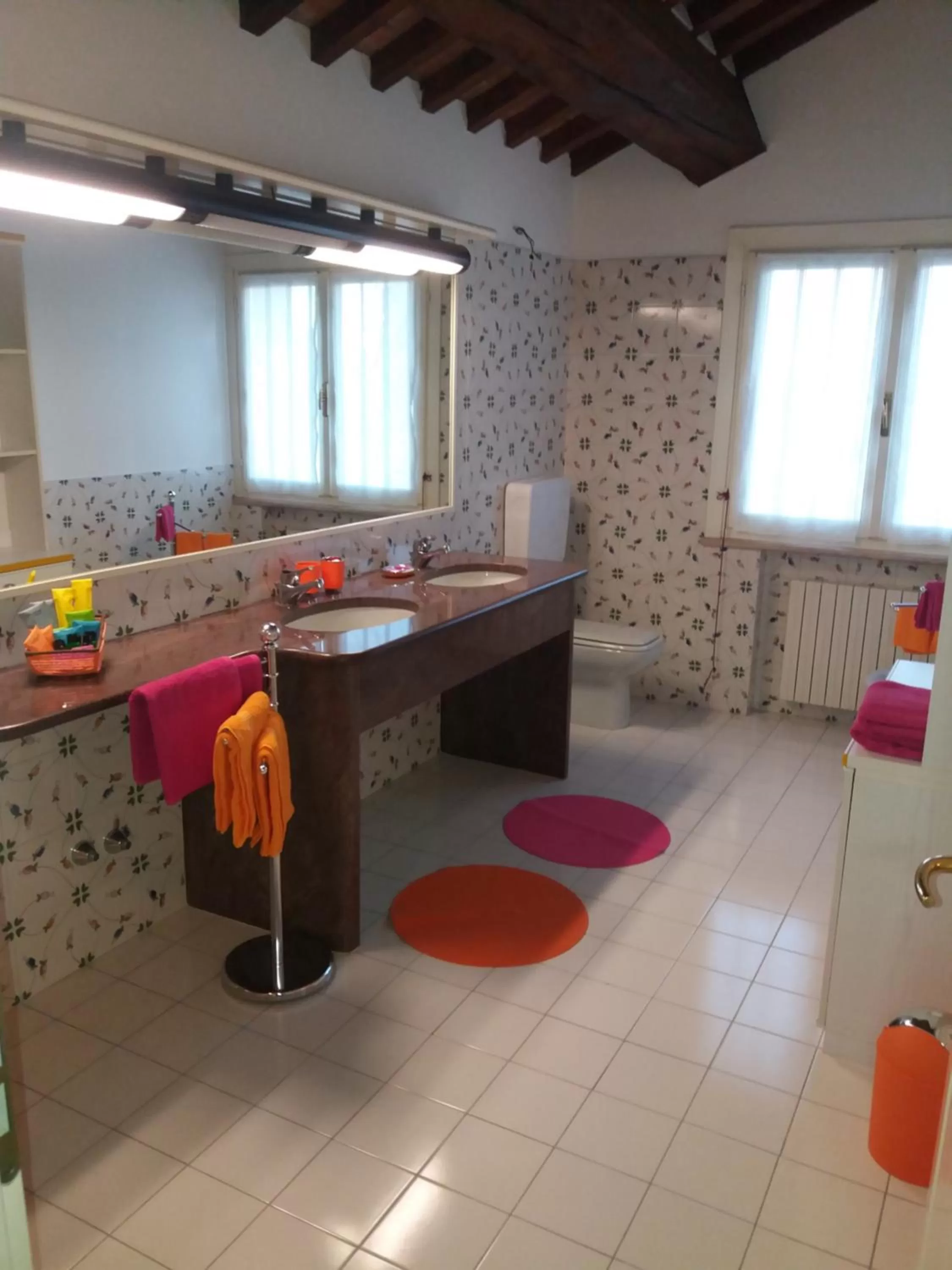 R&B un mondo a colori