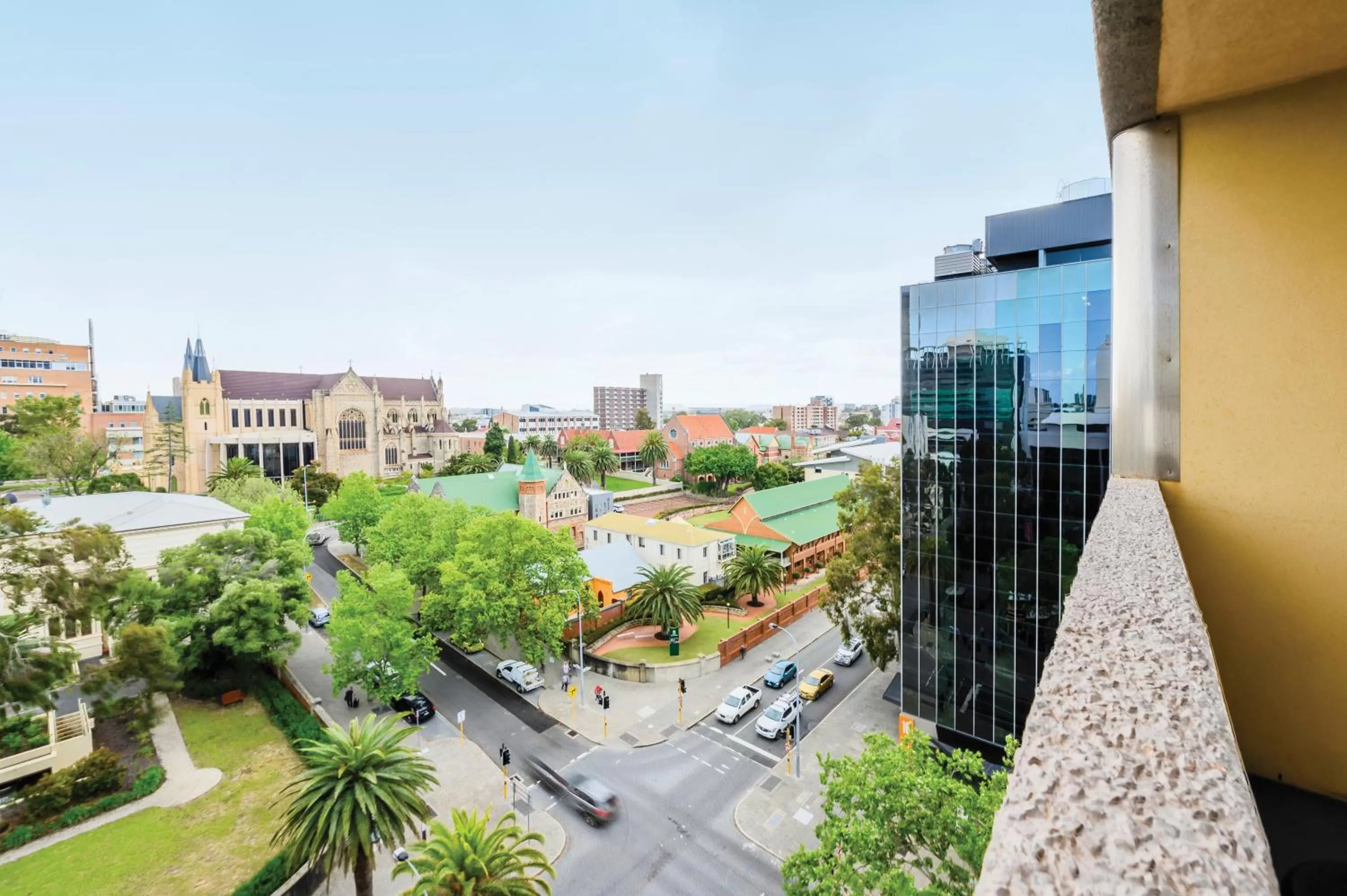 City view in Mercure Perth On Hay