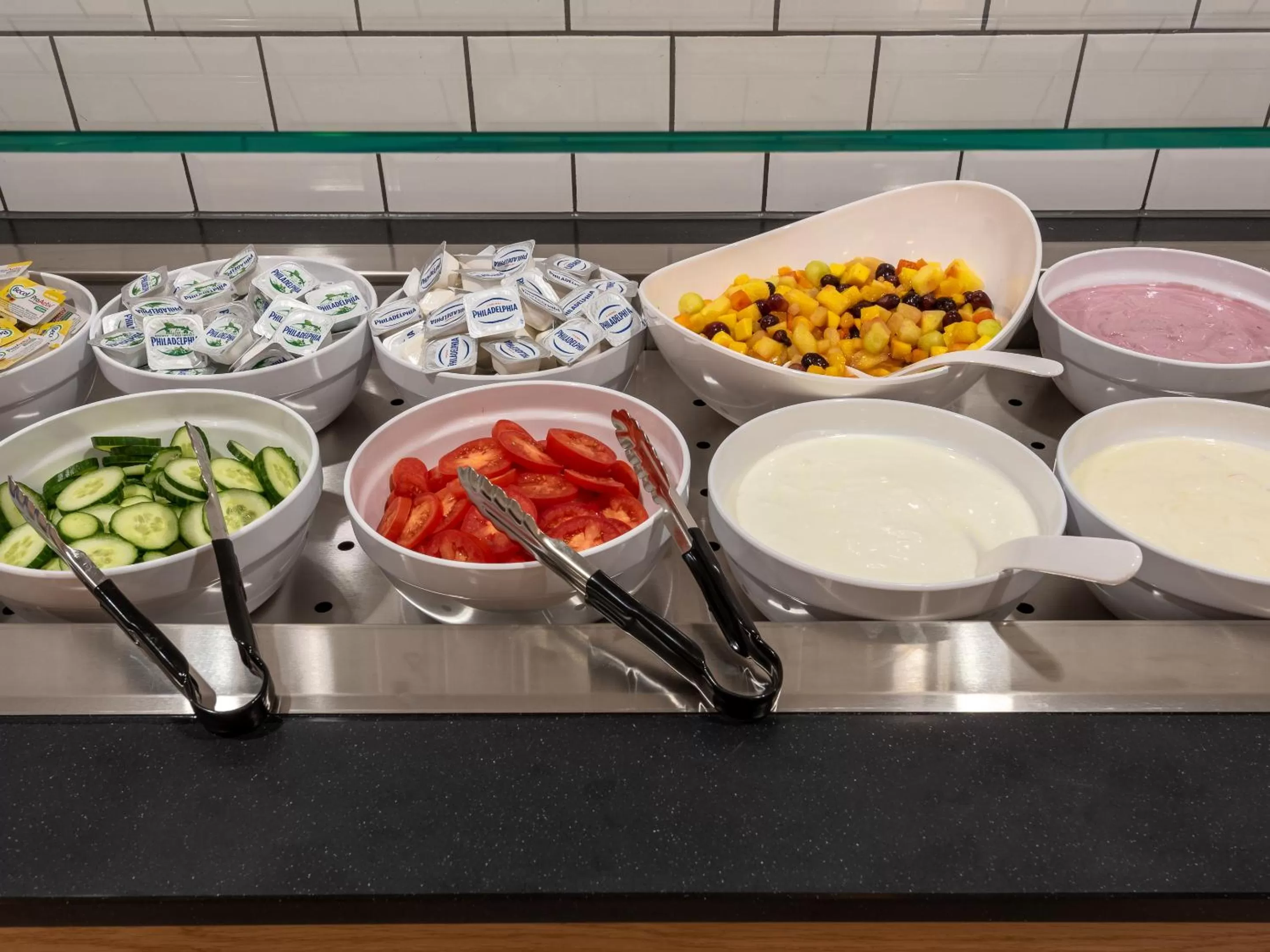 Continental breakfast in Holiday Inn Express - Hamburg South A7-AS42 by IHG