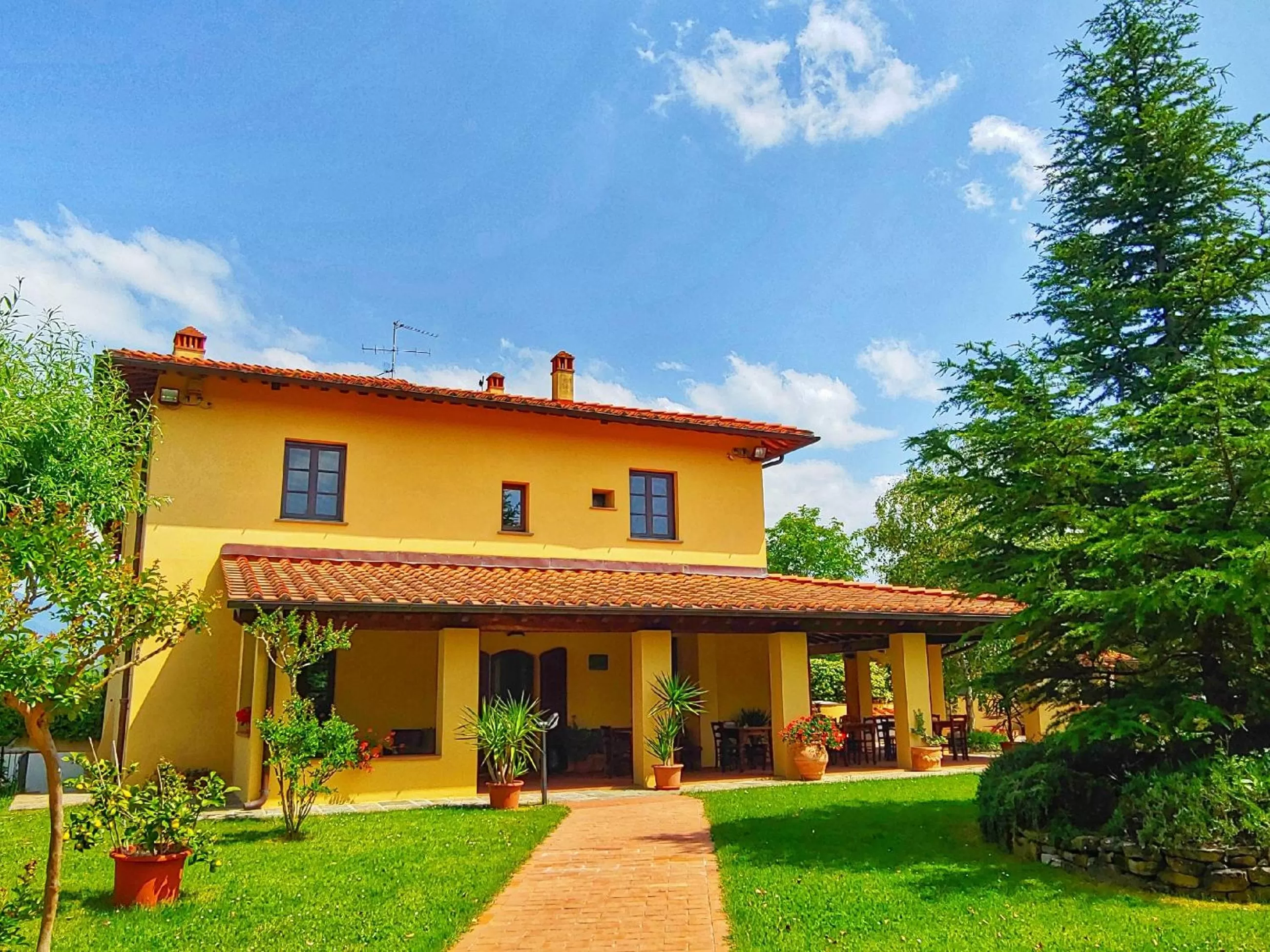Property building in Torrebianca Tuscany