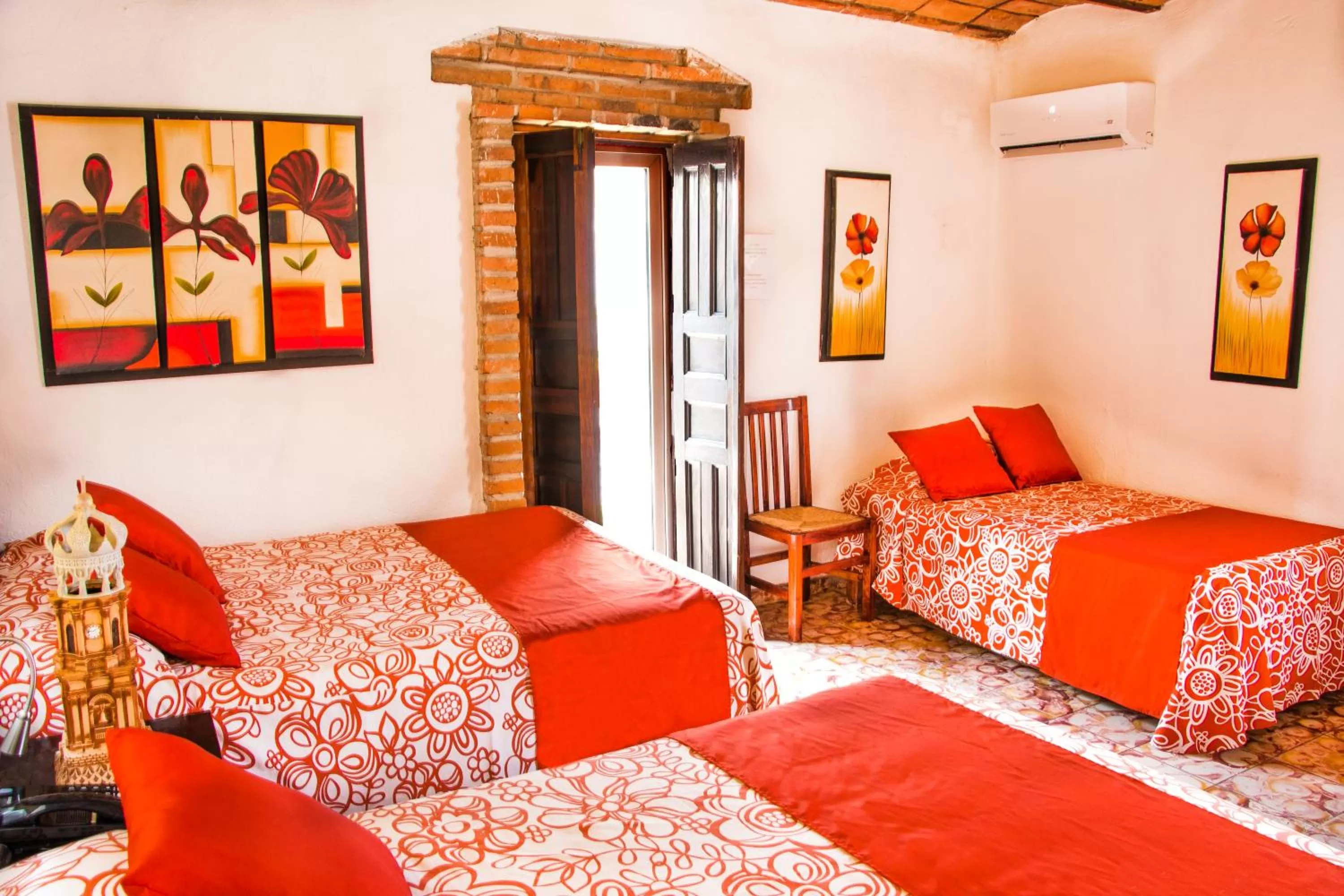 Photo of the whole room, Bed in Hotel Posada De Roger - Near Los Muertos Beach