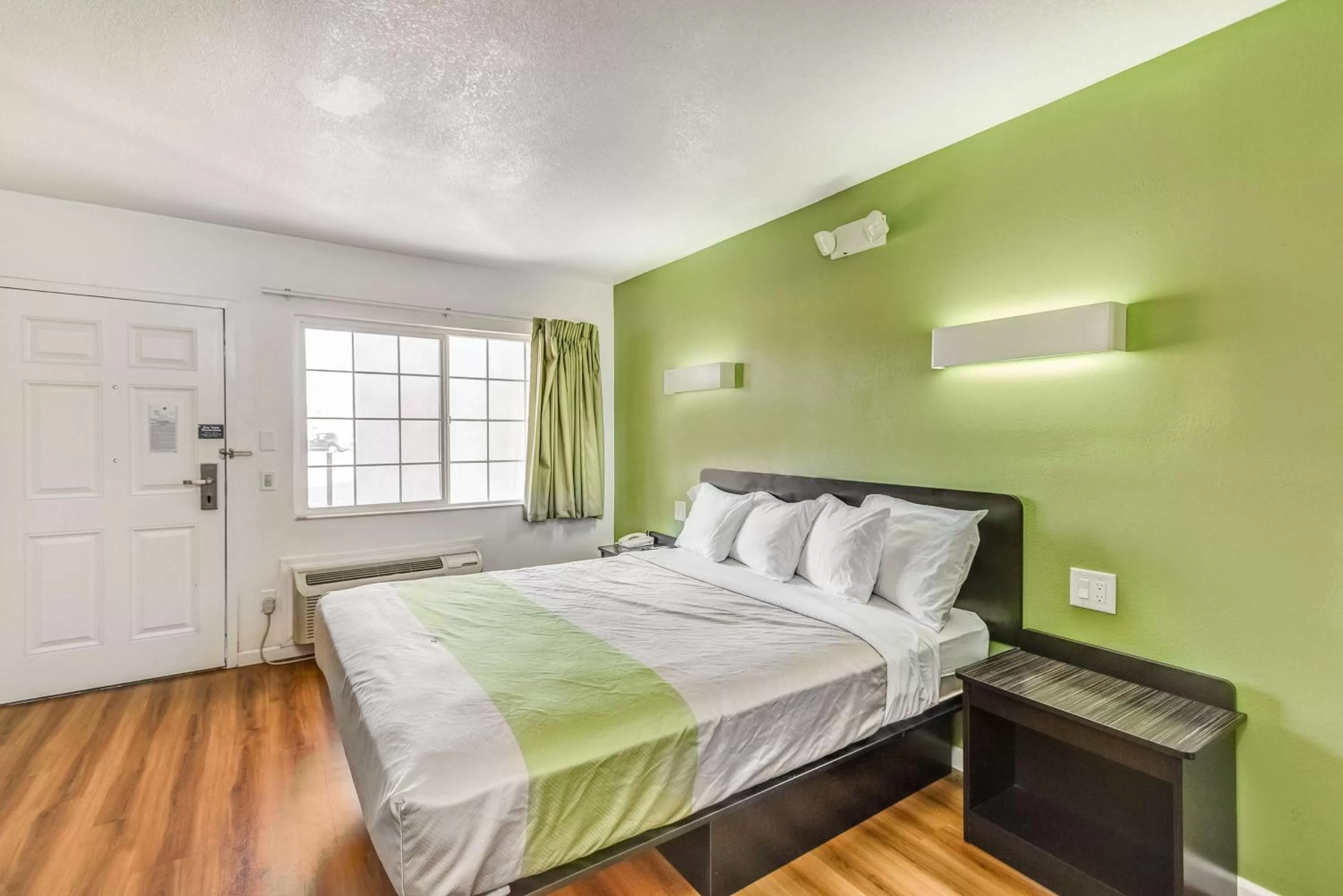 Photo of the whole room, Bed in Motel 6-Visalia, CA