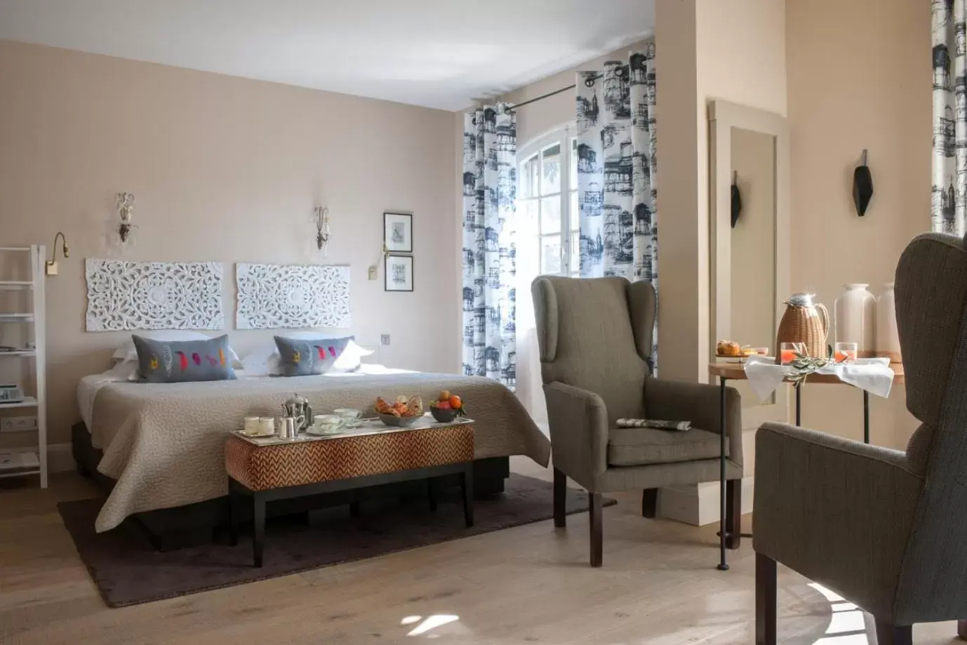 Deluxe Room in Baumanière - Les Baux de Provence Deluxe Room in Baumanière - Les Baux de Provence