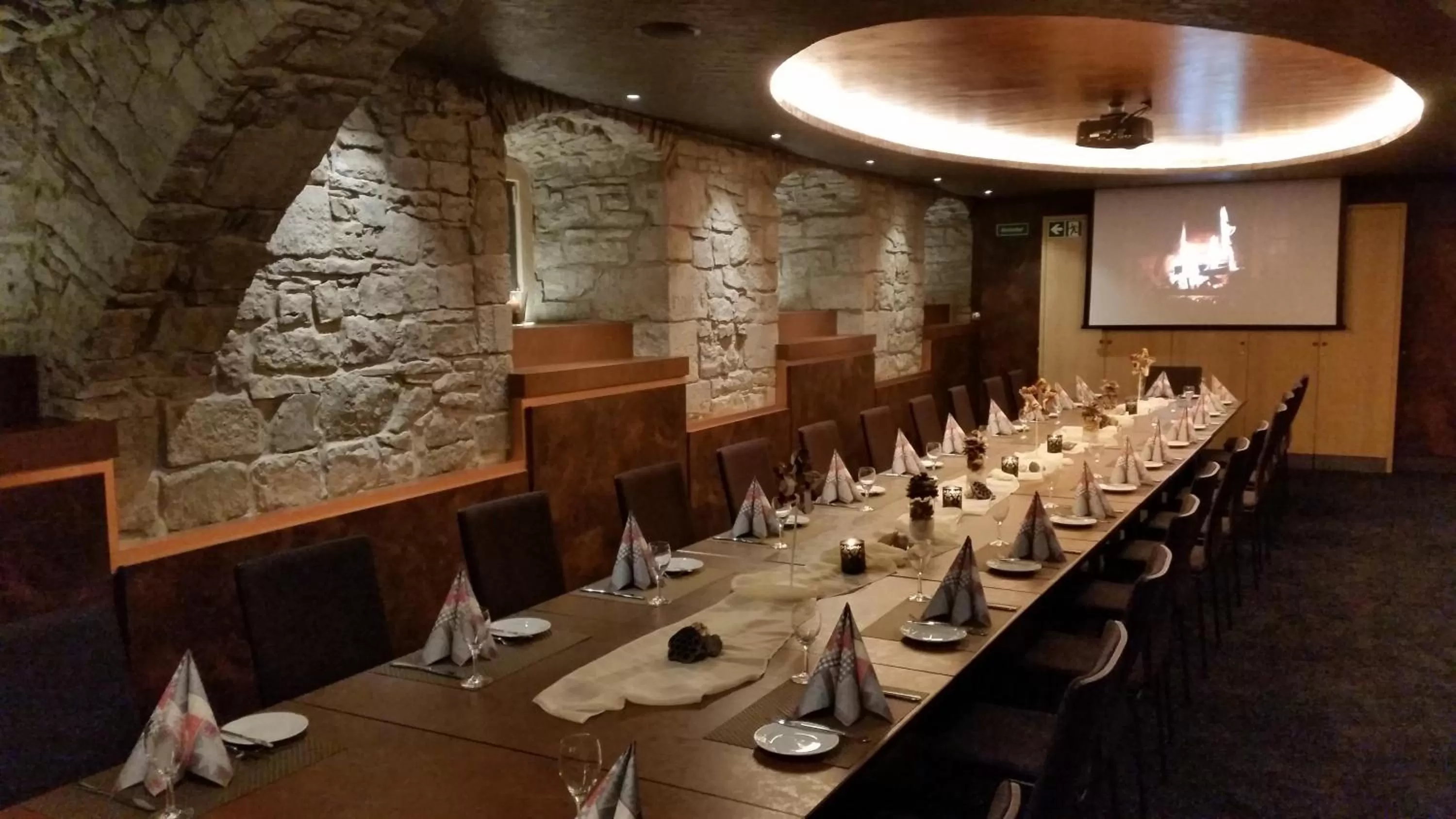 Restaurant/places to eat in City Partner Hotel Strauss