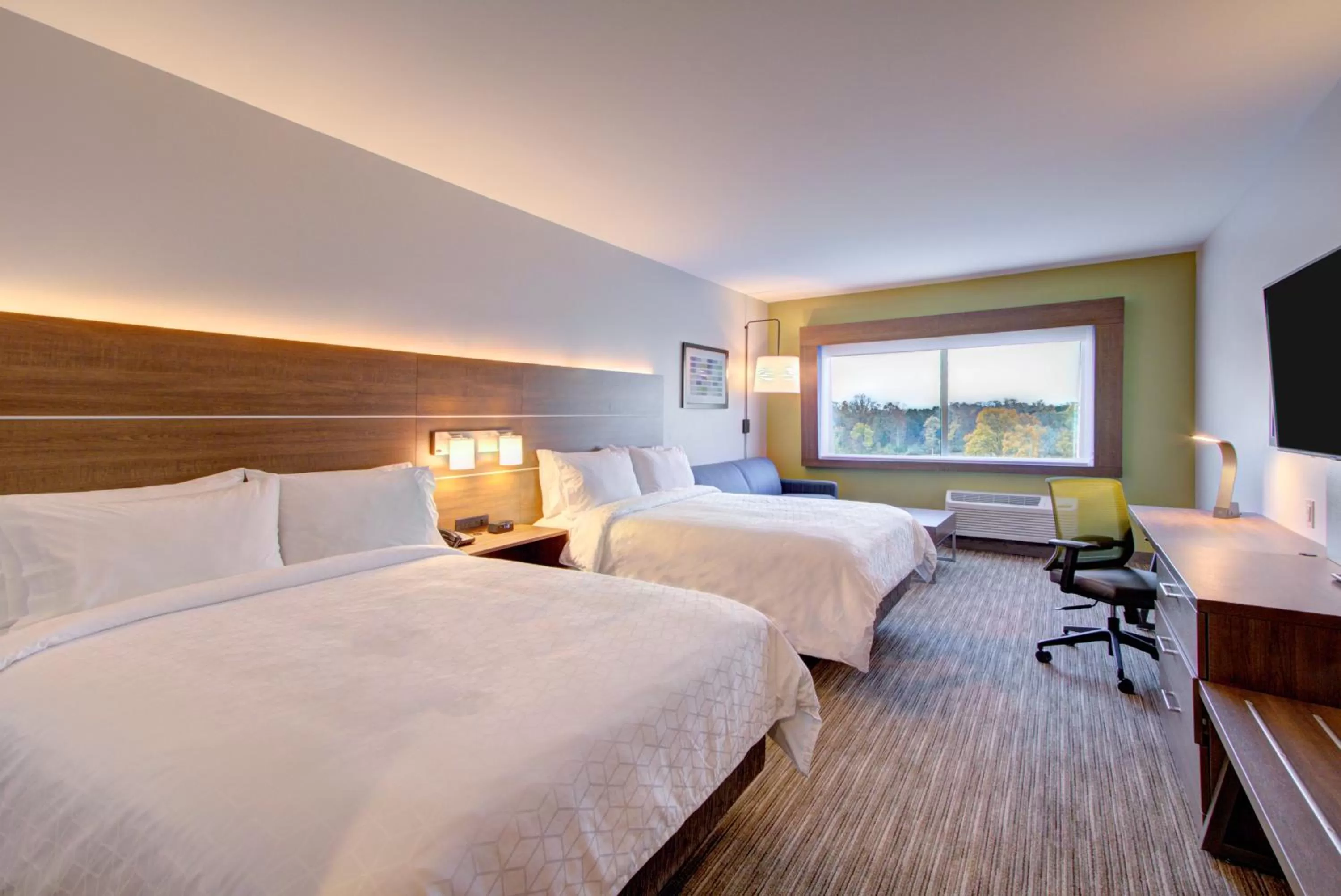 Bed in Holiday Inn Express & Suites Charlotte Southwest by IHG