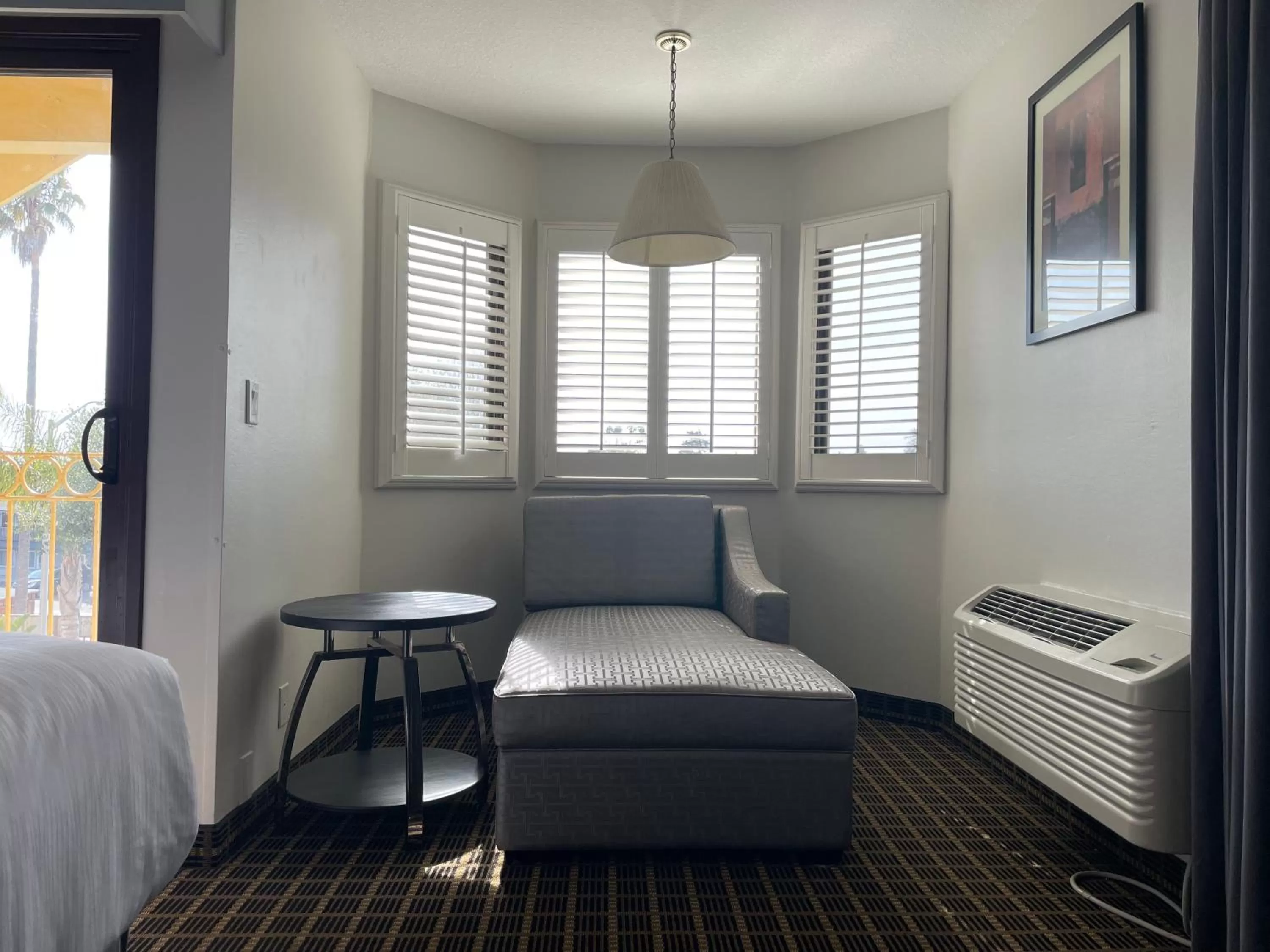 Seating area, Bed in Hotel Solares