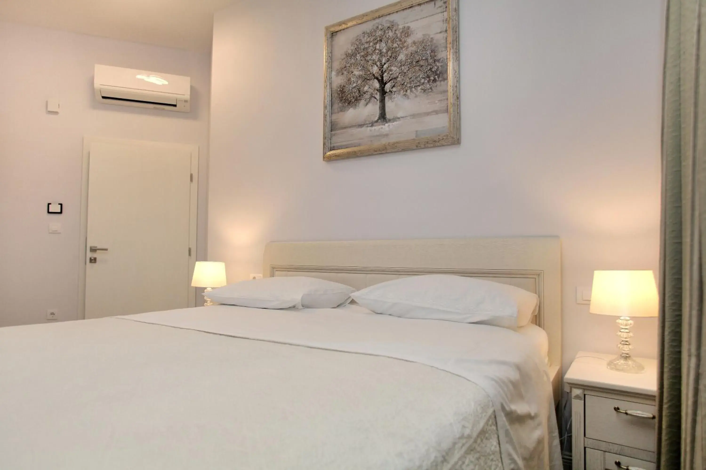 Double Room with Balcony in Hotel Bellevue Trogir Double Room with Balcony in Hotel Bellevue Trogir