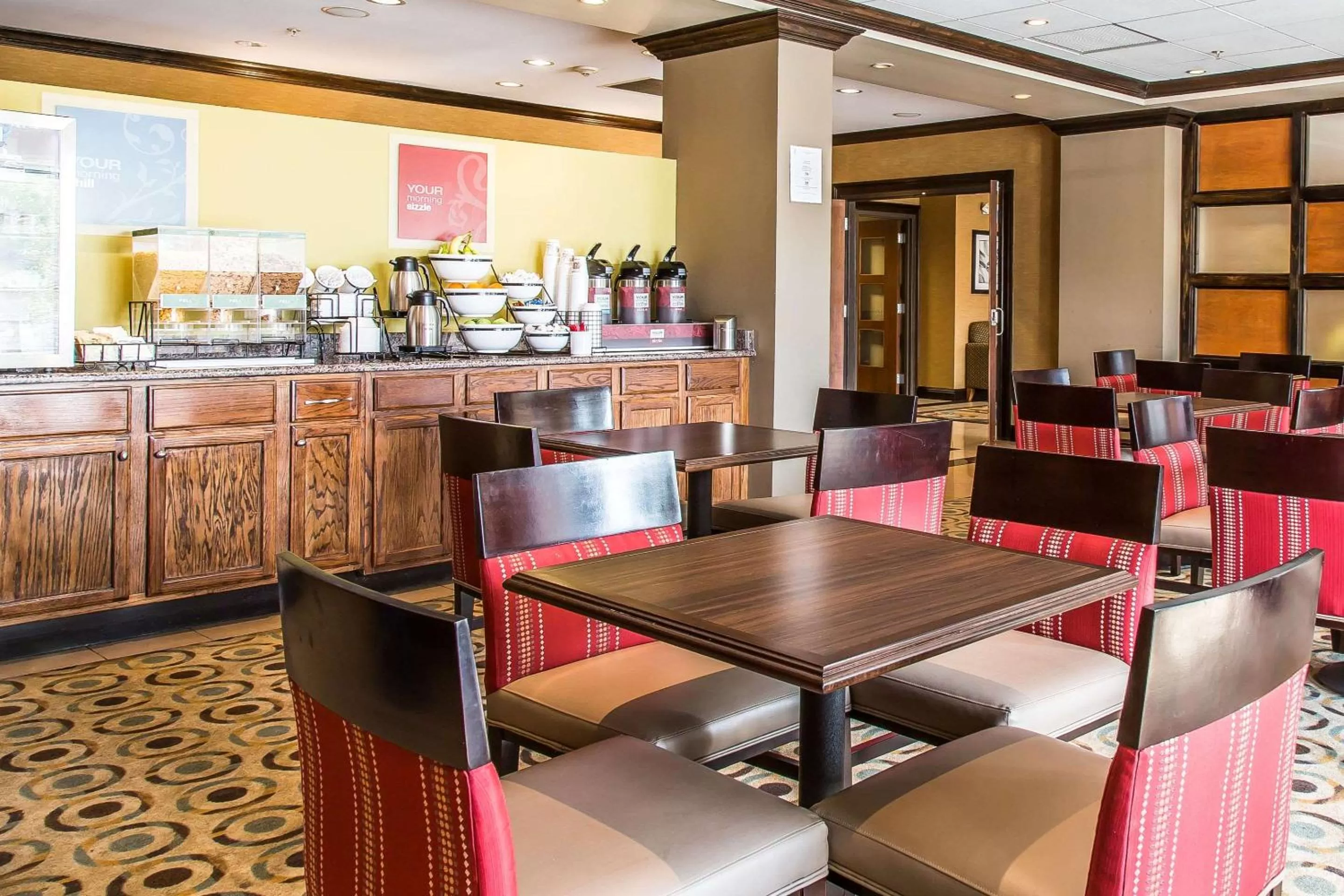 Restaurant/places to eat in Comfort Inn & Suites Meriden East