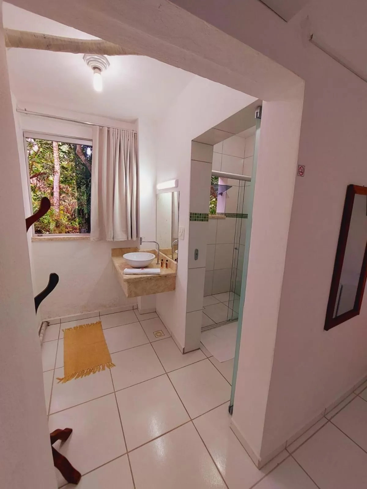 Bathroom, Kitchen/Kitchenette in Pousada Capim Melado